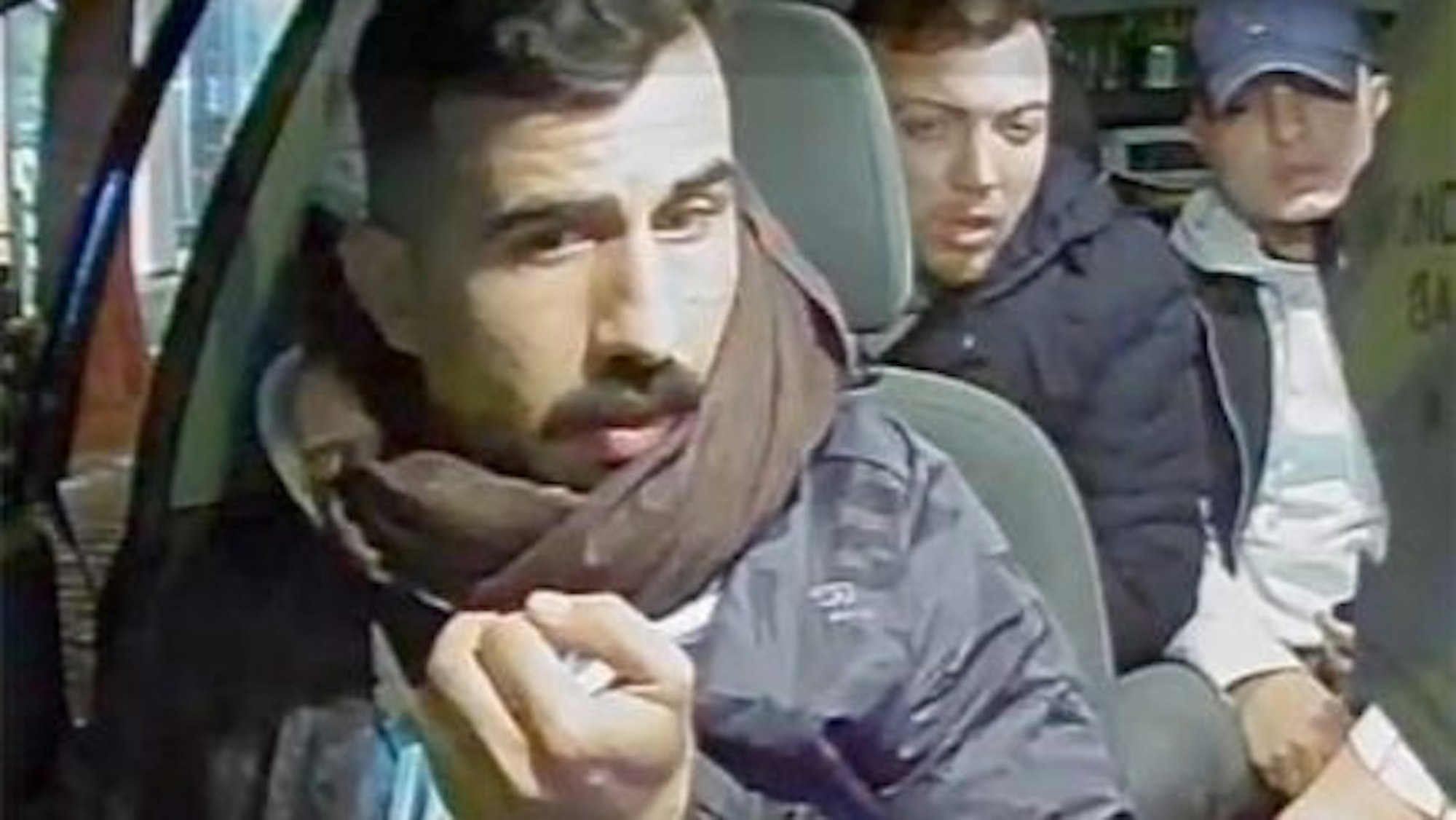 Nach diesen Tatverdächtigen wird gesucht.