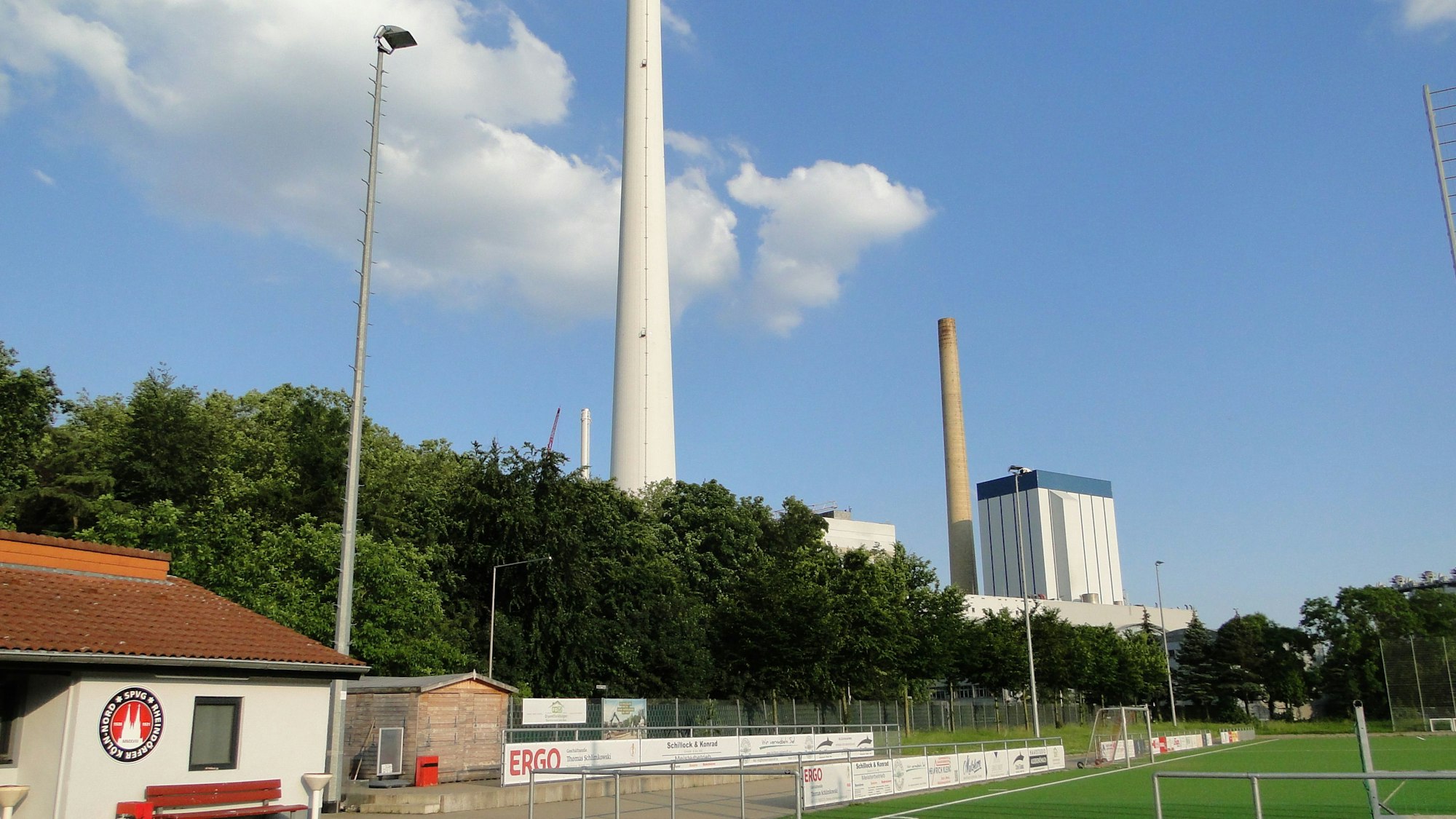 Um die Belastung der Umgebungsluft in Merkenich zu ermitteln, will die Initiative Köln-Nord eigene Messgeräte aufhängen
