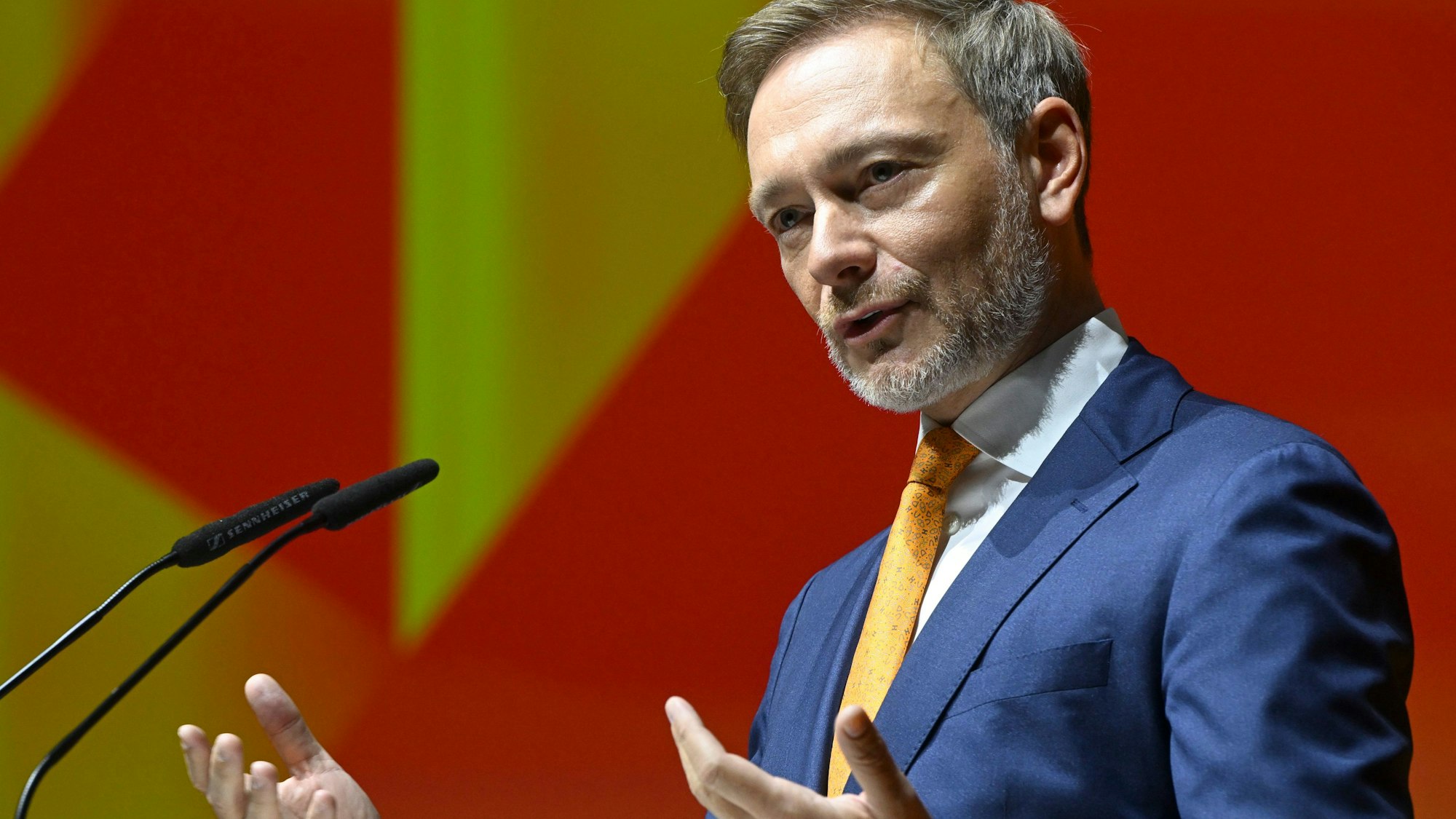 ARCHIV - 11.06.2024, Berlin: Christian Lindner (FDP), Bundesfinanzminister, spricht beim Tag der Immobilienwirtschaft. (zu dpa: «Lindner: Haushaltsberatungen «noch nicht in der Landezone»») Foto: Jens Kalaene/dpa +++ dpa-Bildfunk +++