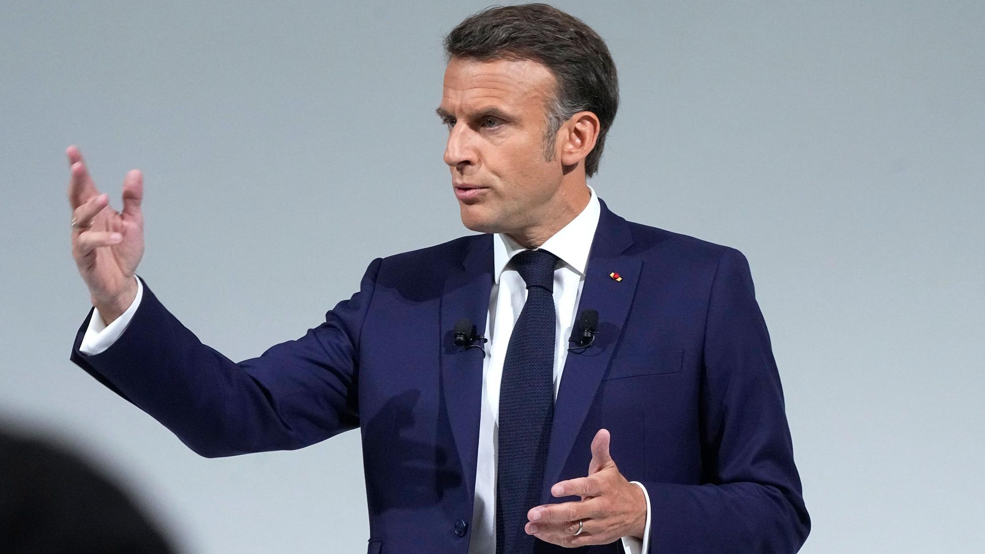 Der französische Präsident Emmanuel Macron hält eine Rede in Paris. (Archivbild)