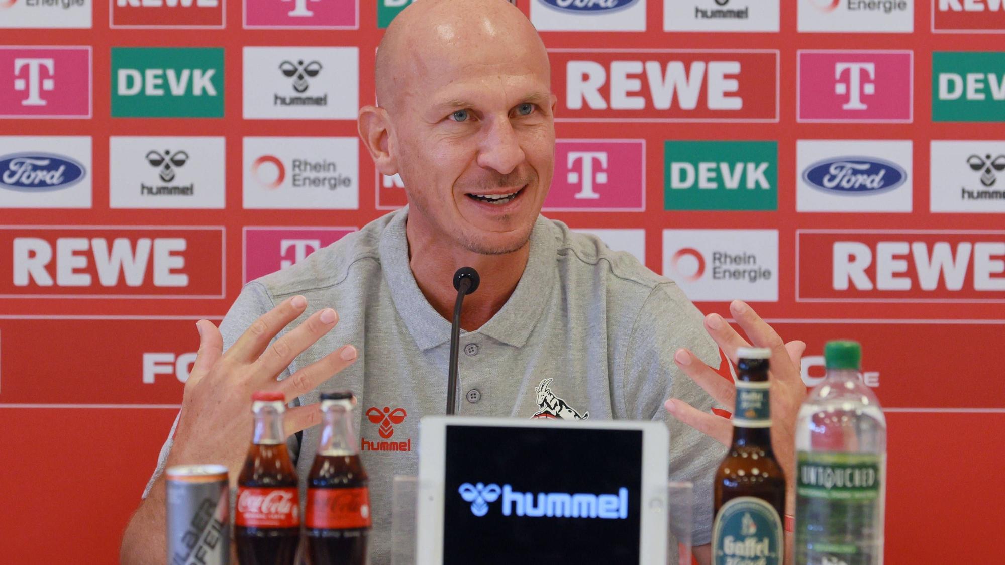 Gerhard Struber bei seiner Vorstellungs-Pressekonferenz im Geißbockheim.