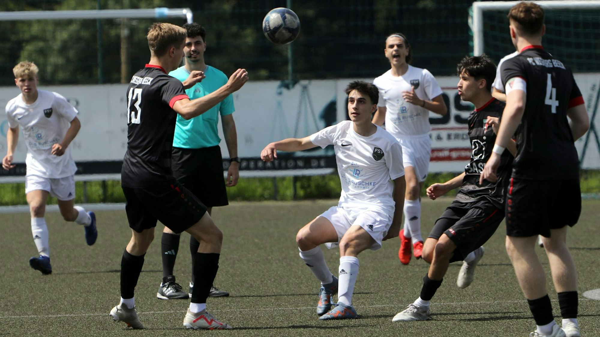 Dimitrios Mpozardenis (Mitte)