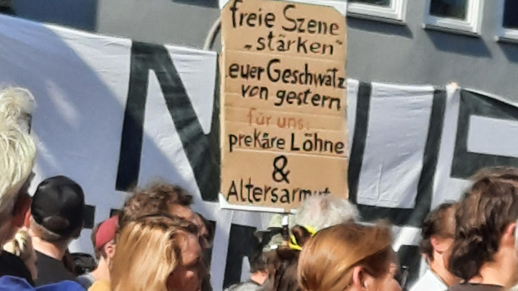 Künstlerinnen und Künstler der freien Szene demonstrierten.