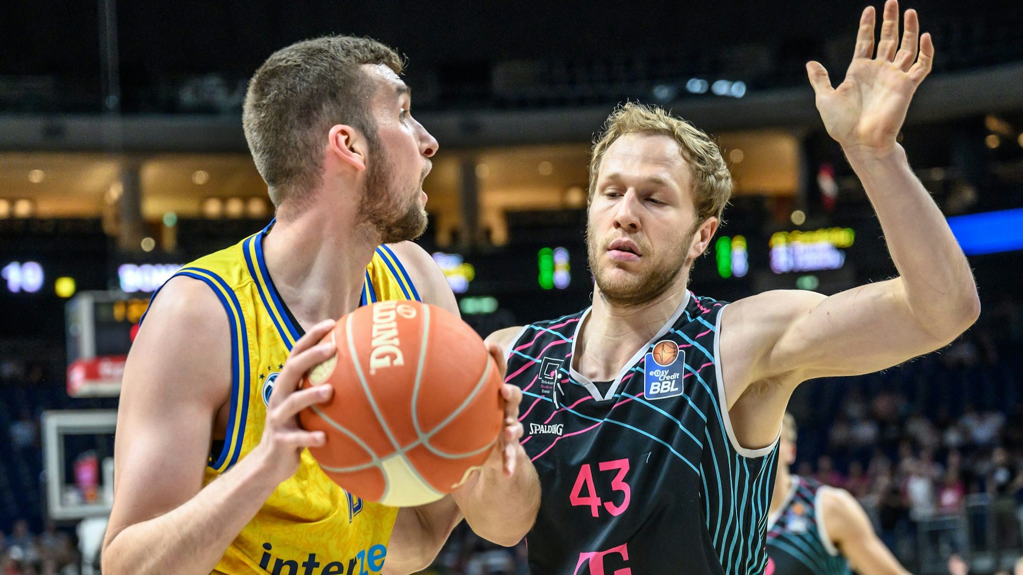 Christian Sengfelder (rechts) hat die Telekom Baskets Bonn verlassen.
