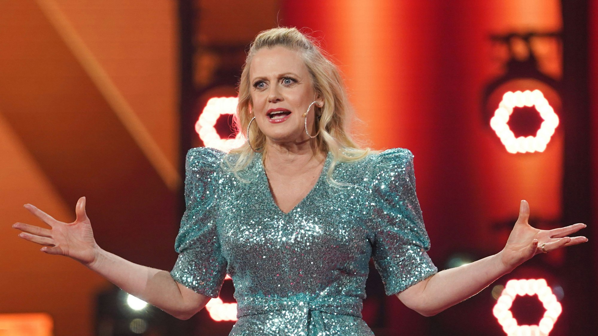 Barbara Schöneberger moderiert die ARD-Show „Verstehen Sie Spaß?“ (Archivbild vom April 2022).