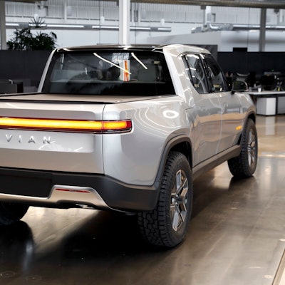 Das Archivbild zeigt einen Rivian R1T in Plymouth, Michigan.