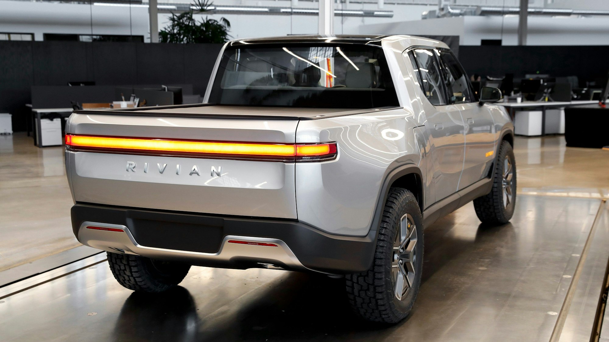 Das Archivbild zeigt einen Rivian R1T in Plymouth, Michigan.