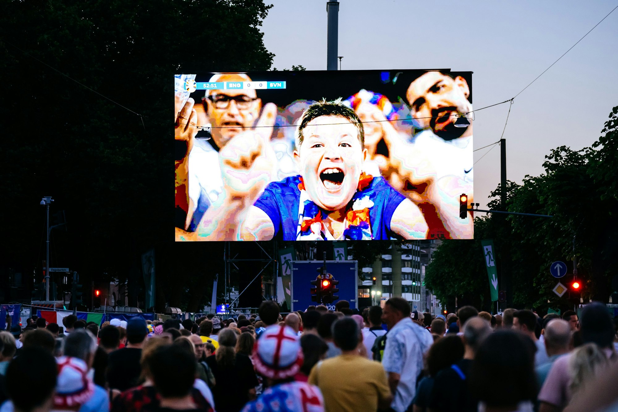 Public Viewing am Rheinufer