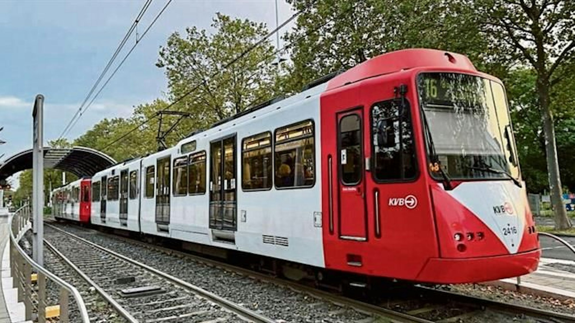 Eine Stadtbahn der Linie 16 fährt durch Bad Godesberg?