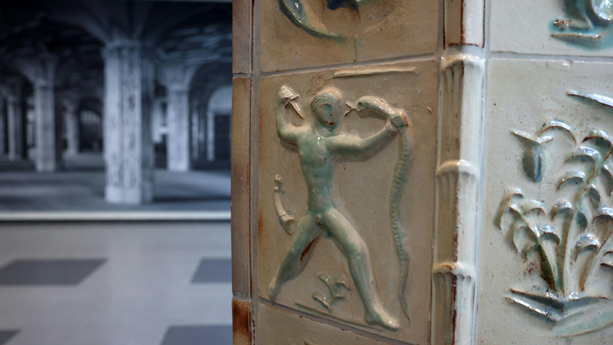 Alte Fliesen wurden restauriert und neu angebracht.