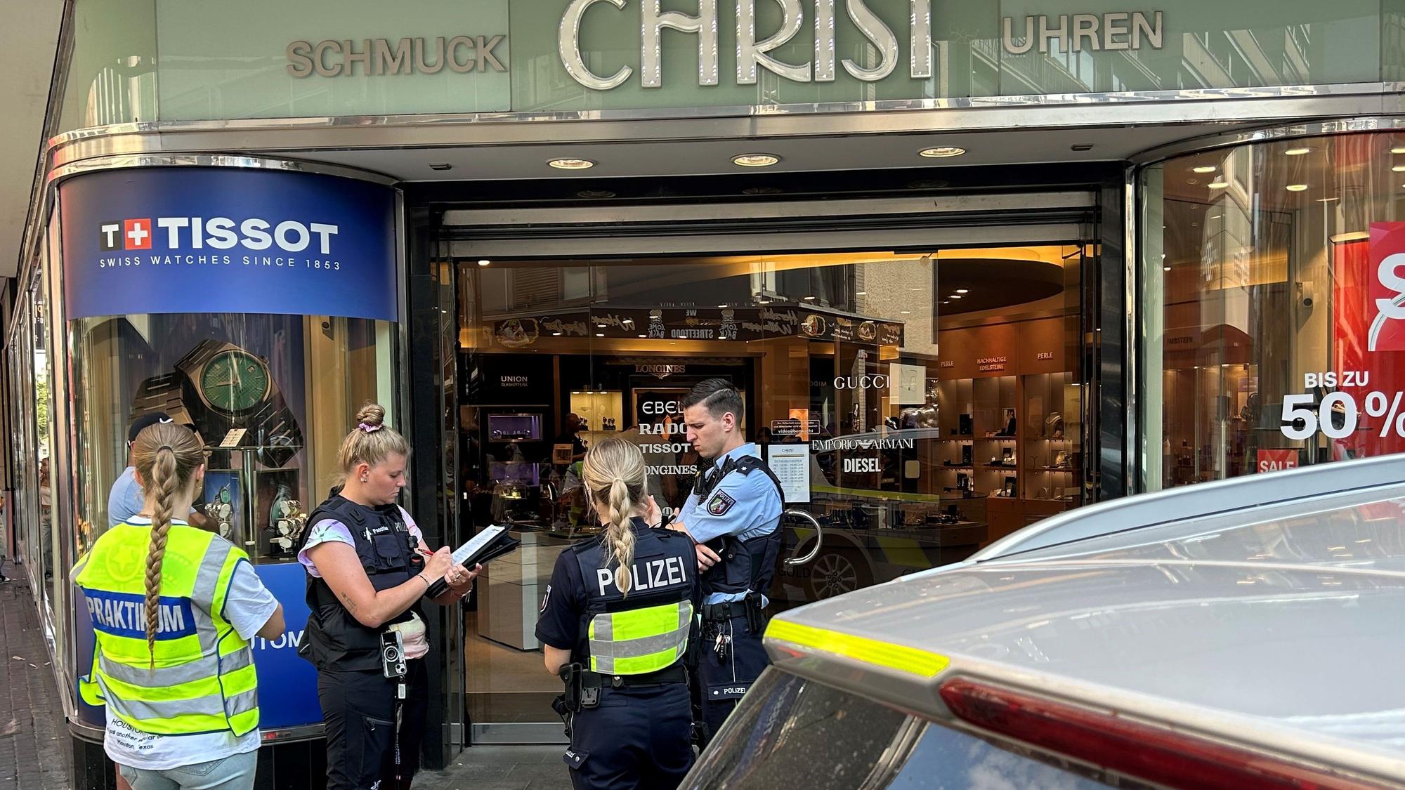 Der Juwelier Christ in Köln ist überfallen worden.