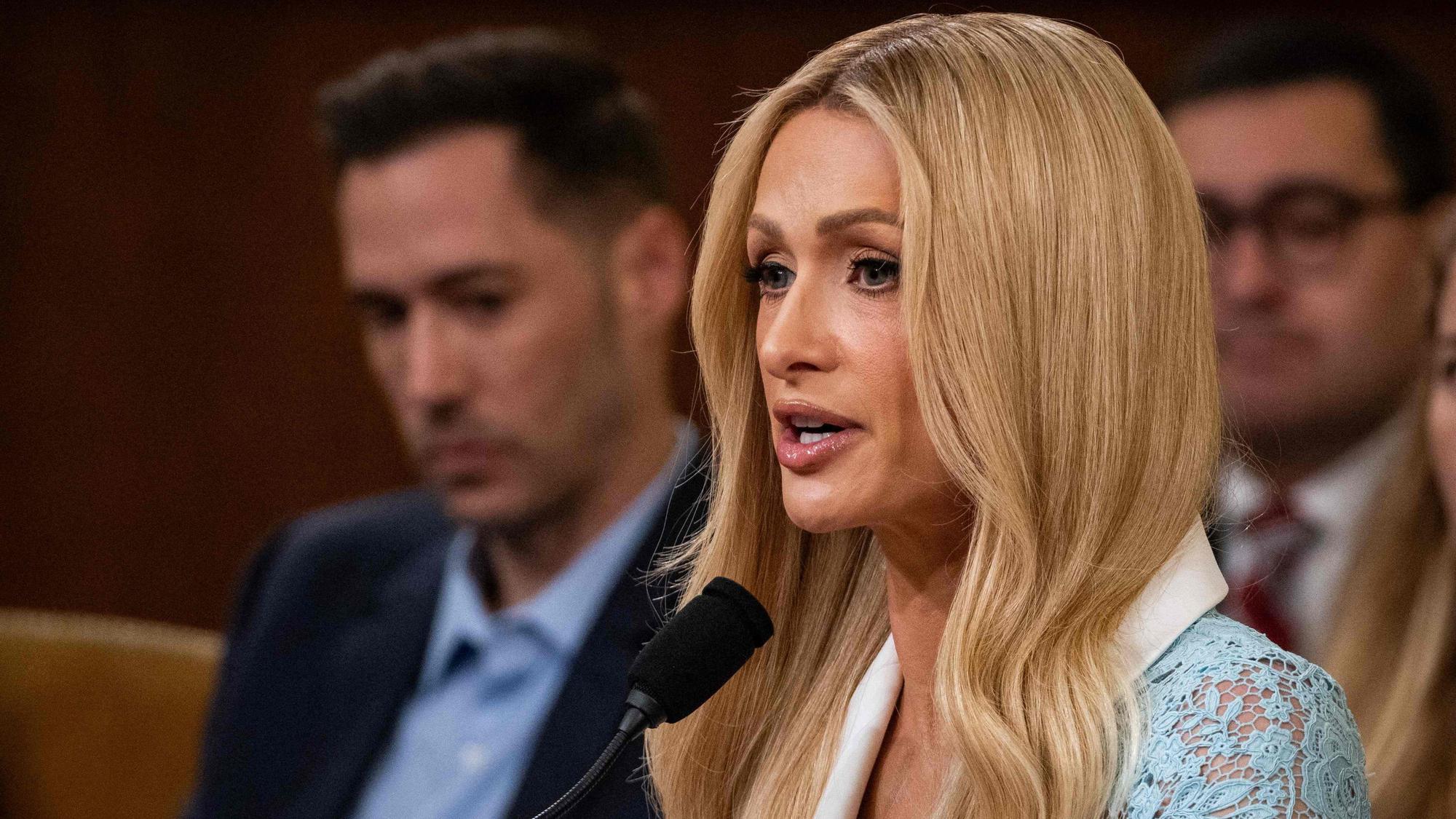 Paris Hilton spricht im US-Kongress in Washington über die Stärkung der Kinderfürsorge und den Schutz von Amerikas Kindern.