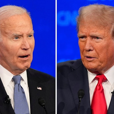 Diese Fotokombination zeigt den ehemaligen US-Präsidenten Donald Trump (r) und US-Präsident Joe Biden während einer von CNN veranstalteten Präsidentschaftsdebatte.