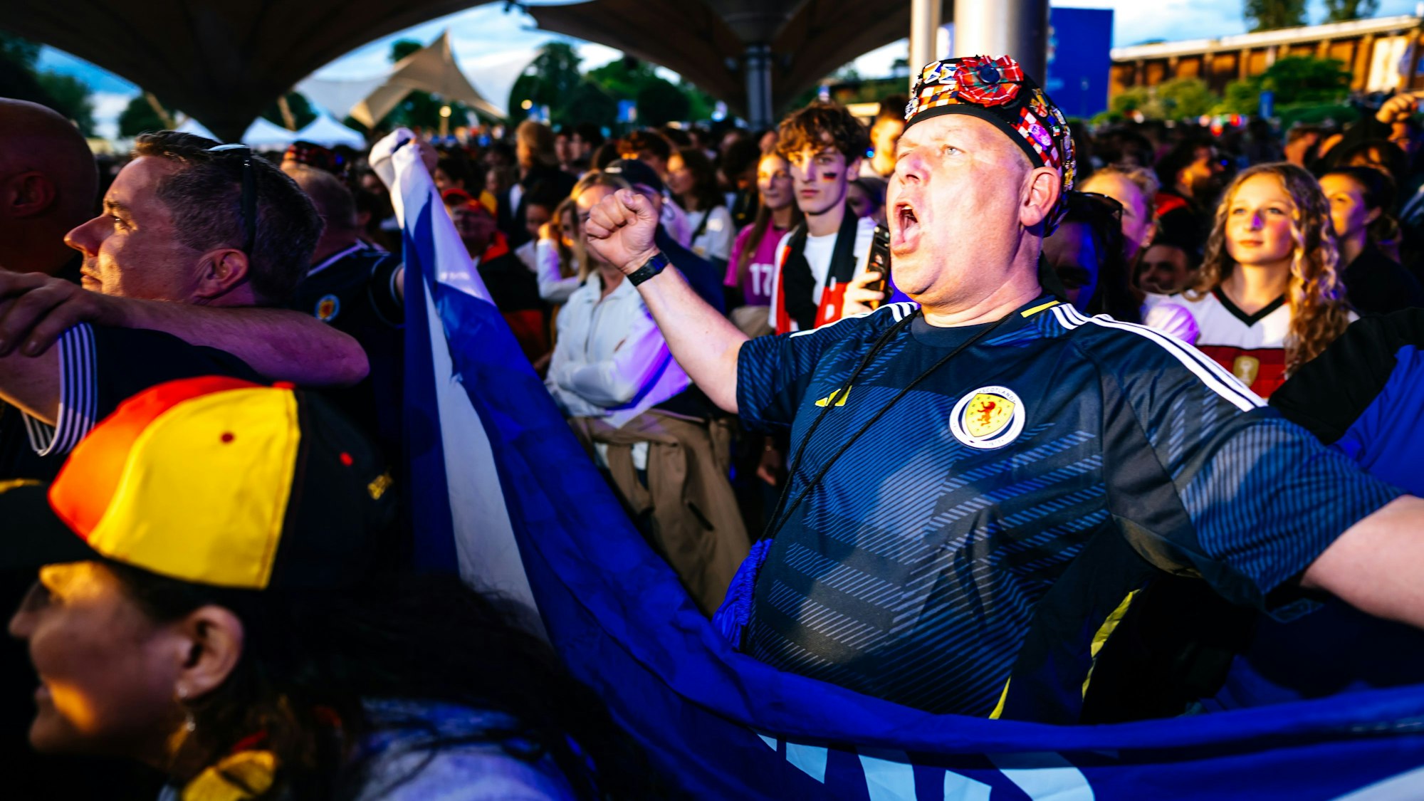 Perfekte Gäste: Köln liebte die Schotten, die Schotten liebten Köln.