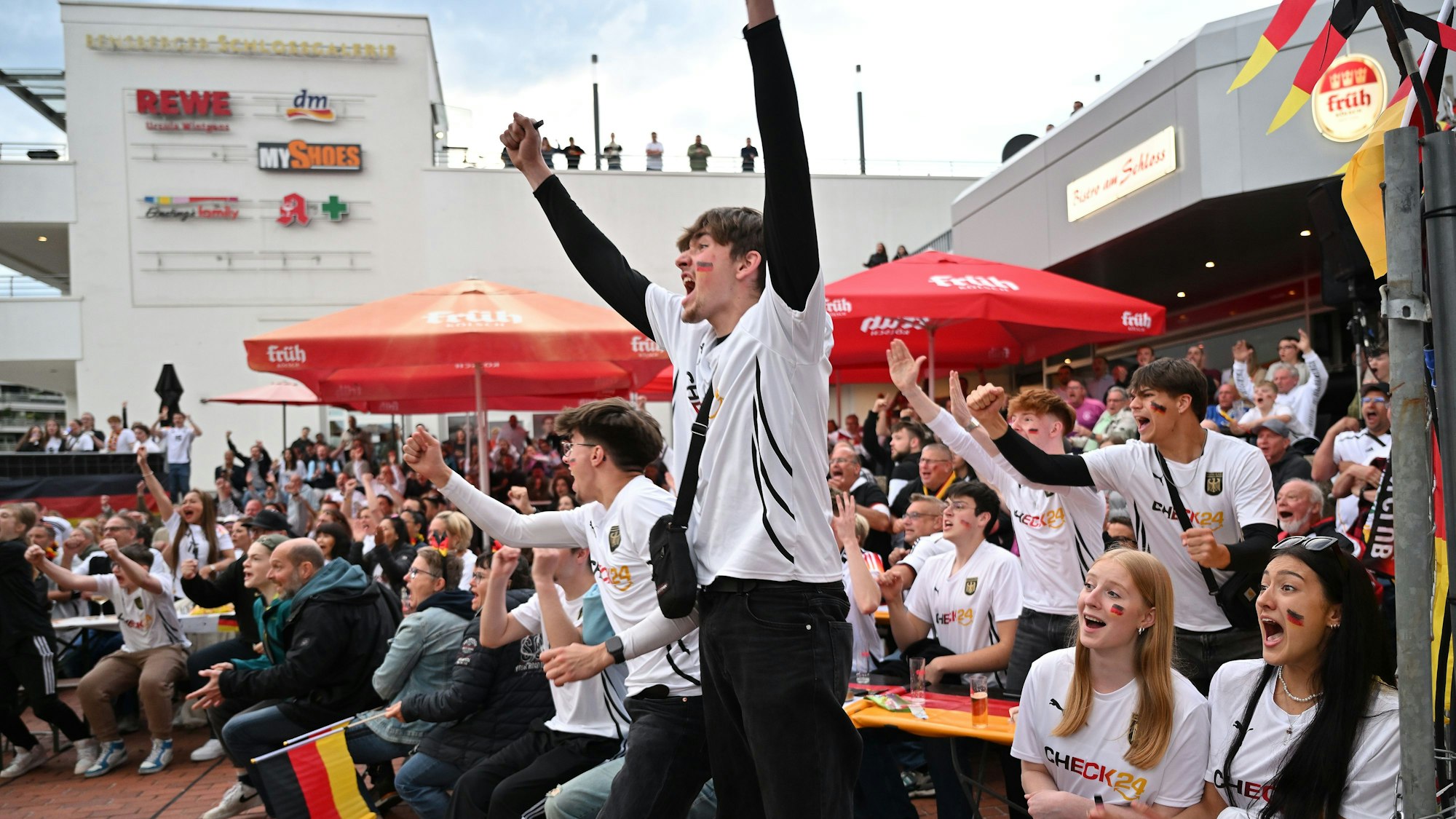 Jubel am Bistro am Schloss.