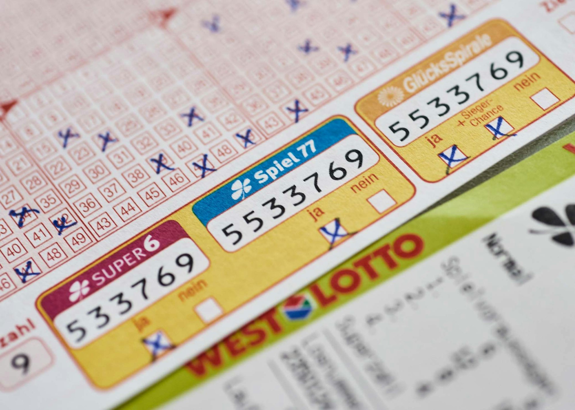 WestLotto-Spielschein mit Spiel 77.