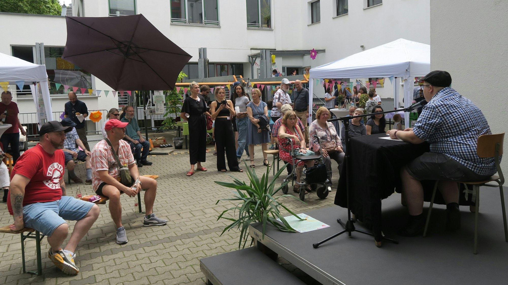 Das SPZ in Ehrenfeld feierte sich selbst, unter anderem mit einem Bühnenprogramm.