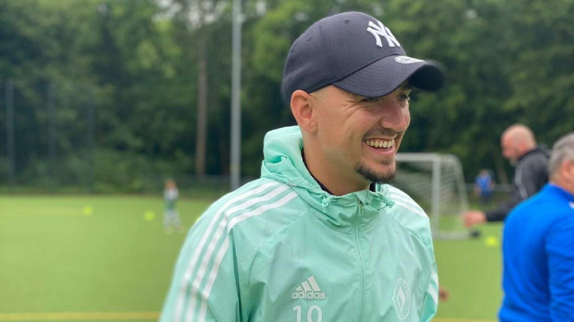 Pascal „Paco" Frere ist spielender Co-Trainer des Bezirksliga-Aufsteigers Schwarz-Weiß Köln.