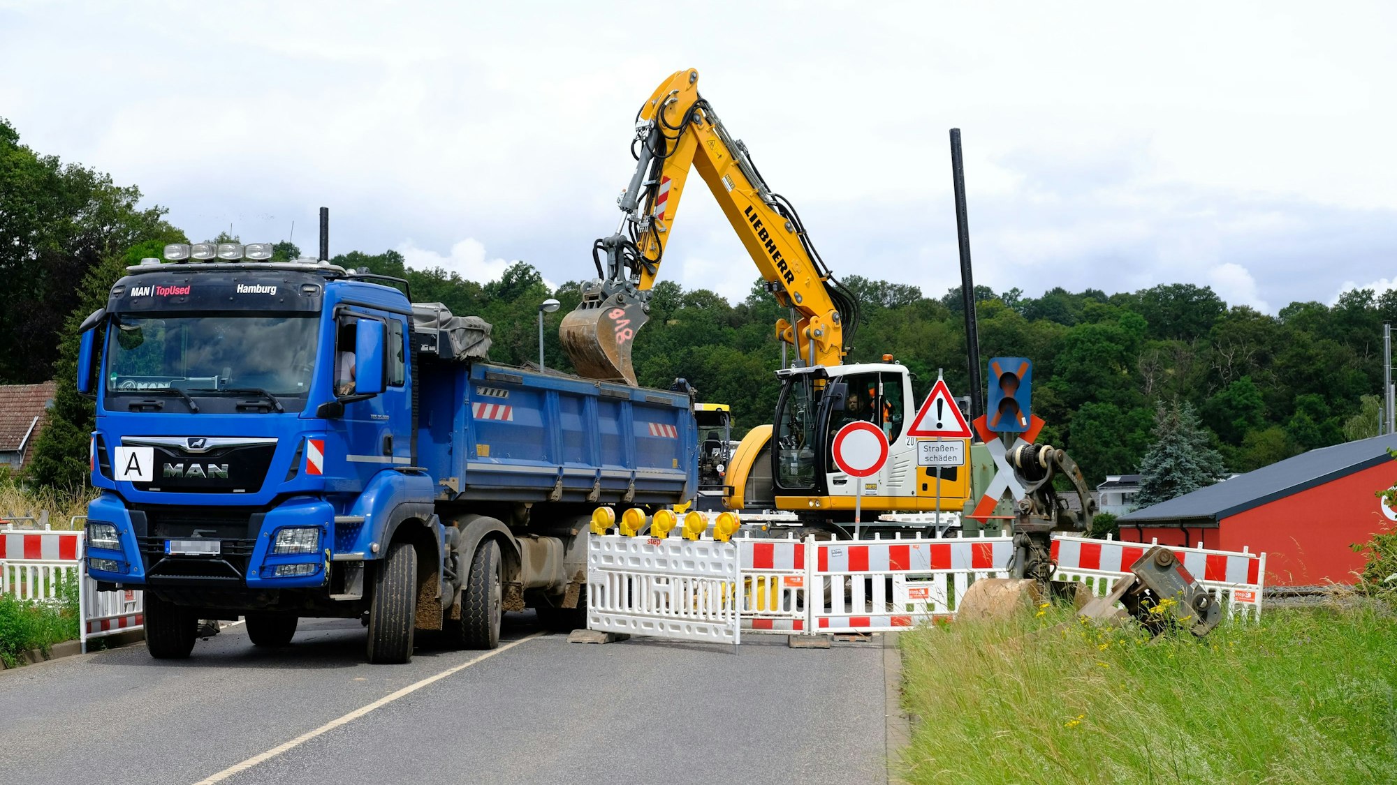 Bauarbeiten am Bahnübergang am Bendenweg in Bad Münstereifel.