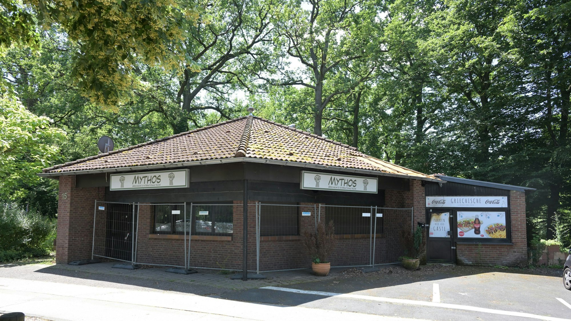Das Foto zeigt die Grillhütte in Refrath