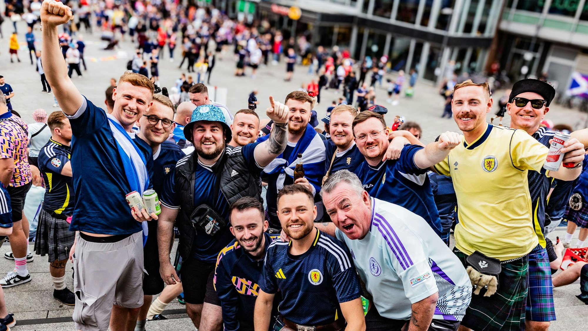 No Scotland - no Party: Schottische Fans am Dom.