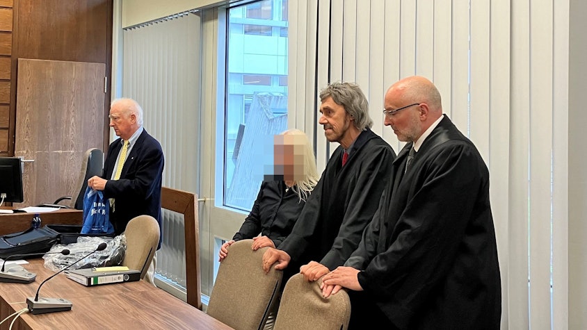 Melanie F. im Prozess gegen das Erzbistum Köln.