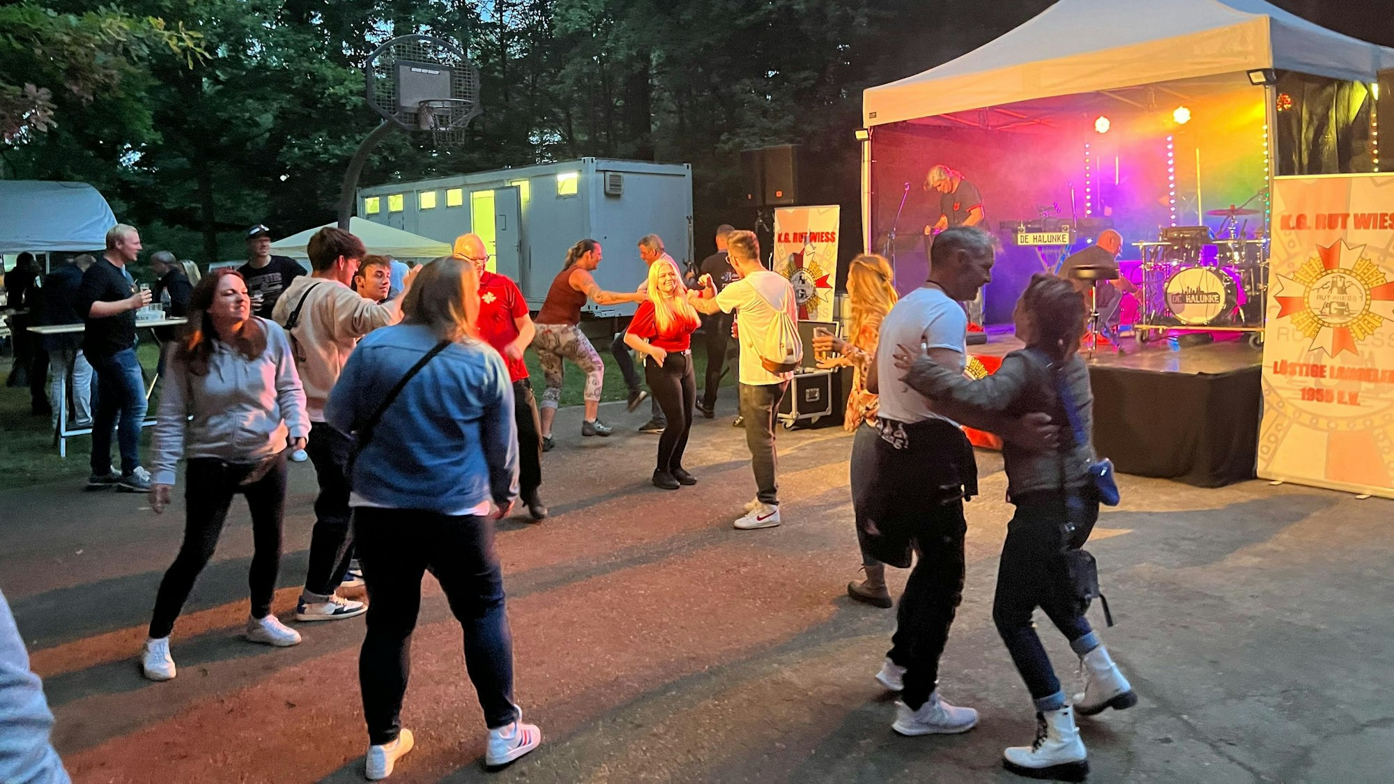 Das Wiesenfest der Löstigen Langeler am Lido.