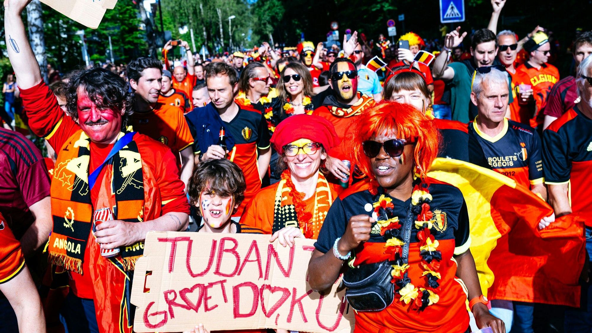 Auch die belgischen Fans kamen mit Zehntausenden Fans nach Köln.