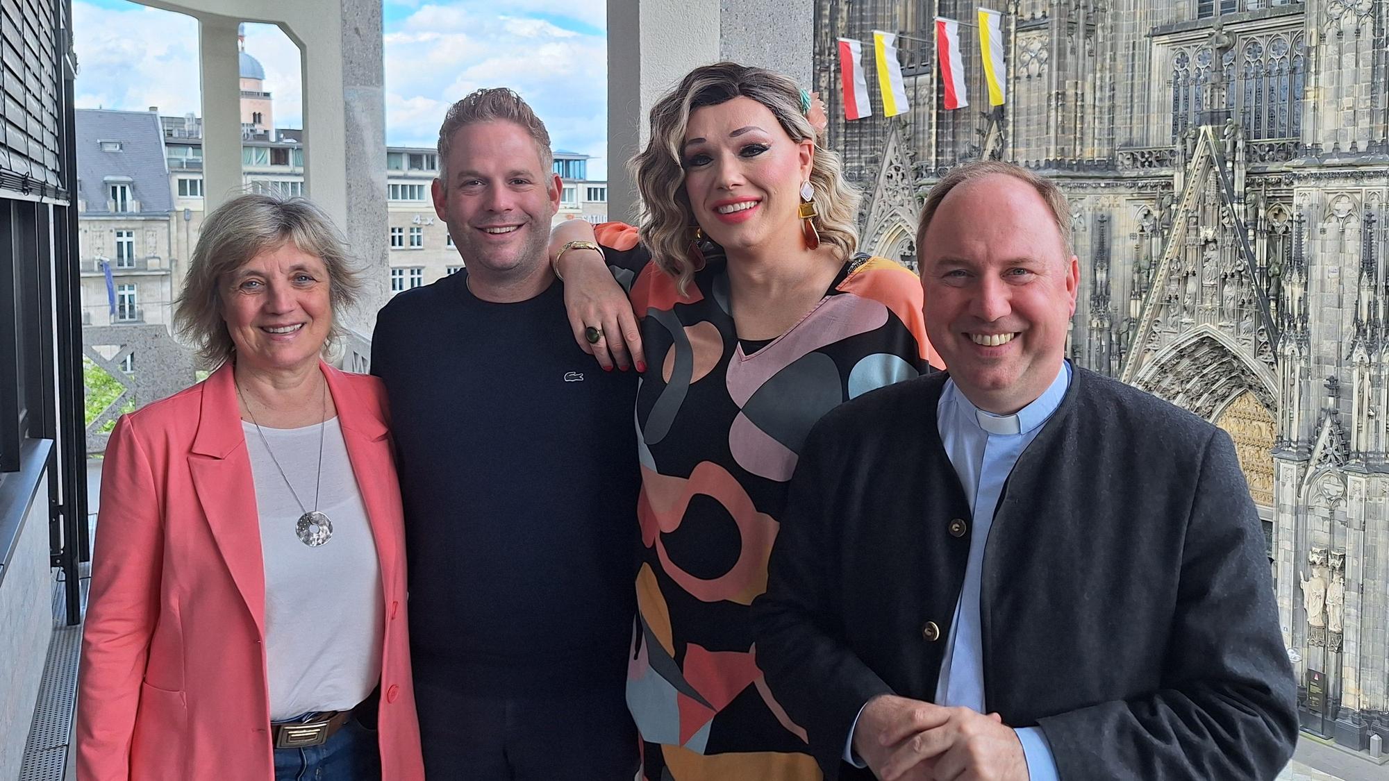 Das Team für die Diskussion: Annelie Bracke, Ken Reise, Cassy Carrington und Stadtdechant Robert Kleine.