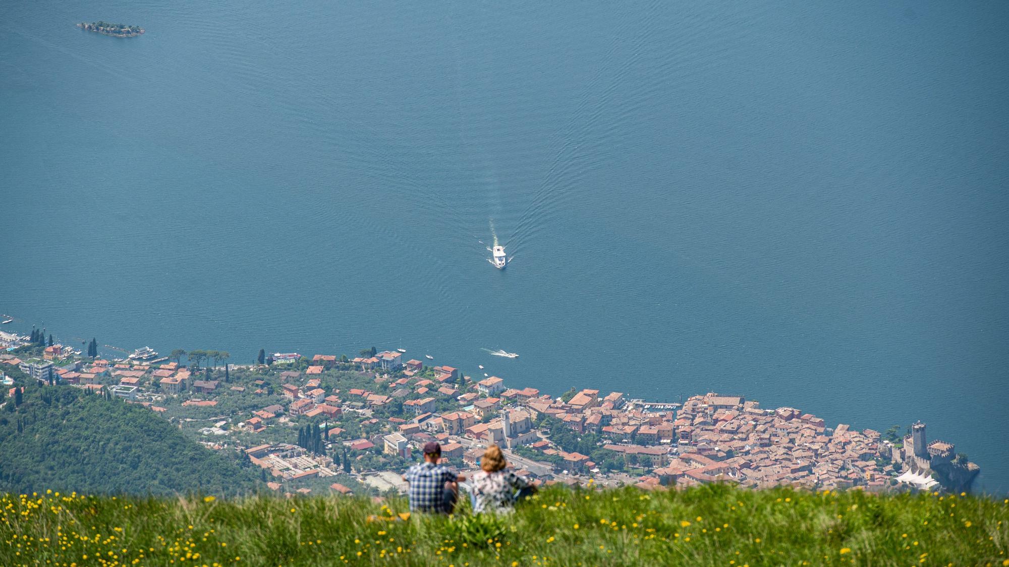Blick vom Berg Monte Baldo auf den Gardasee. (Archivbild)