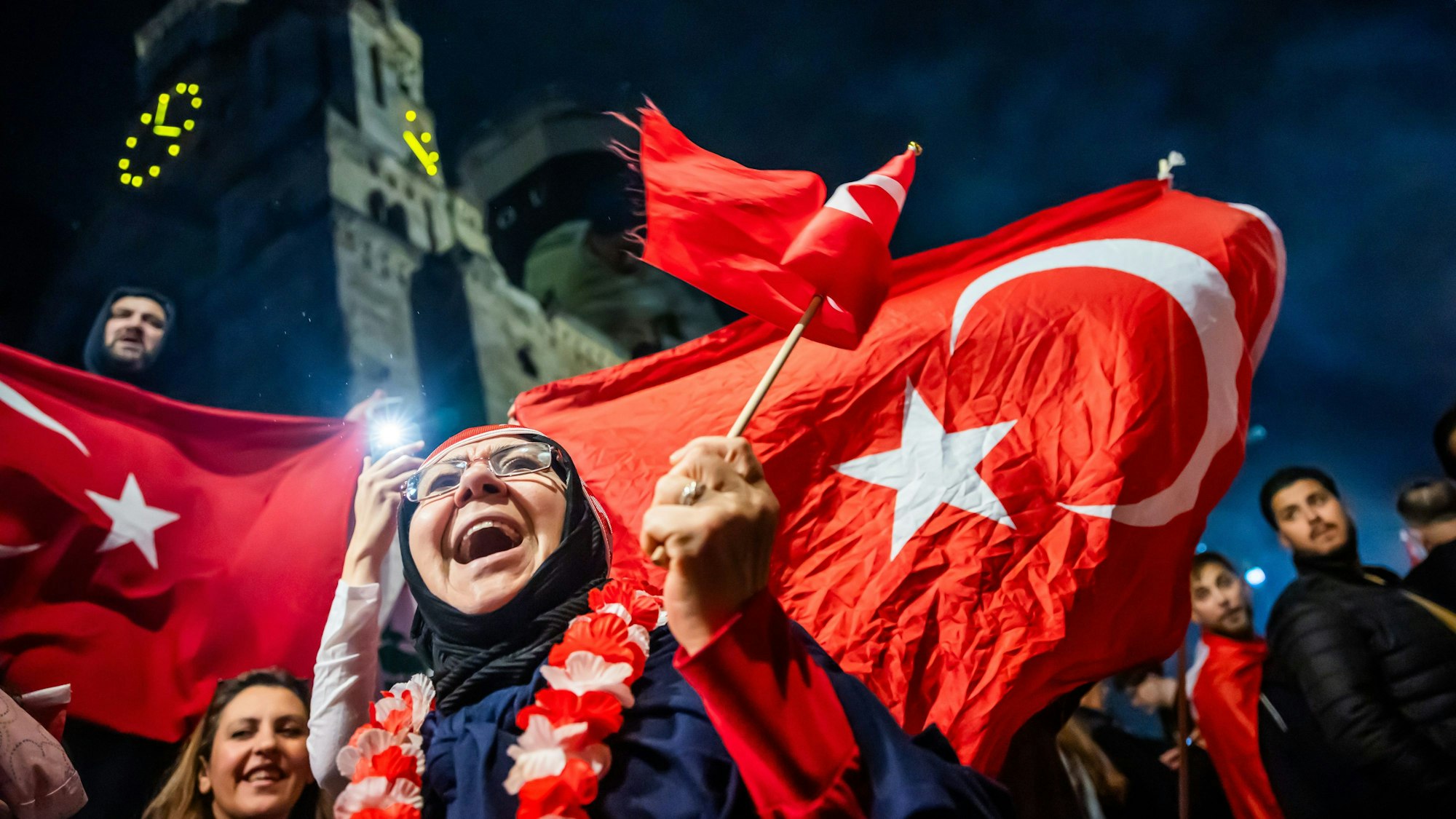 Bis lange nach Mitternacht ging die Party in vielen deutschen Städten.