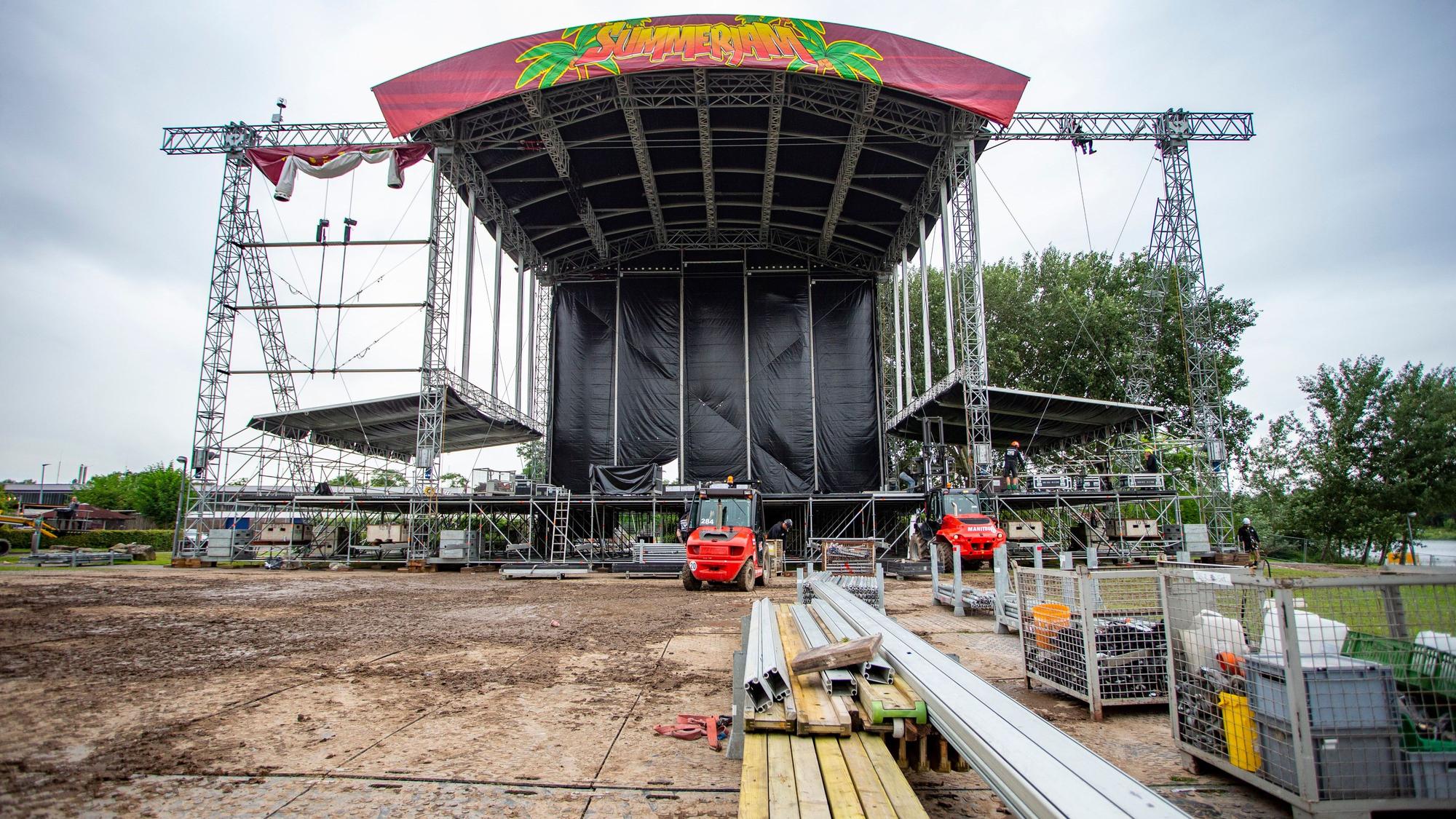 Die Bühne des Summerjam während des Aufbaus.