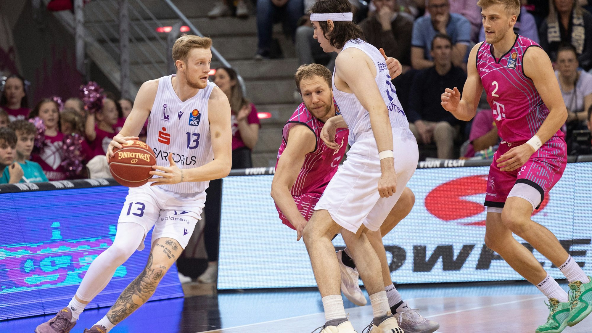 Bodie Hume (links) erzielte im Hinspiel gegen die Baskets drei, im Rückspiel zwölf Punkte.