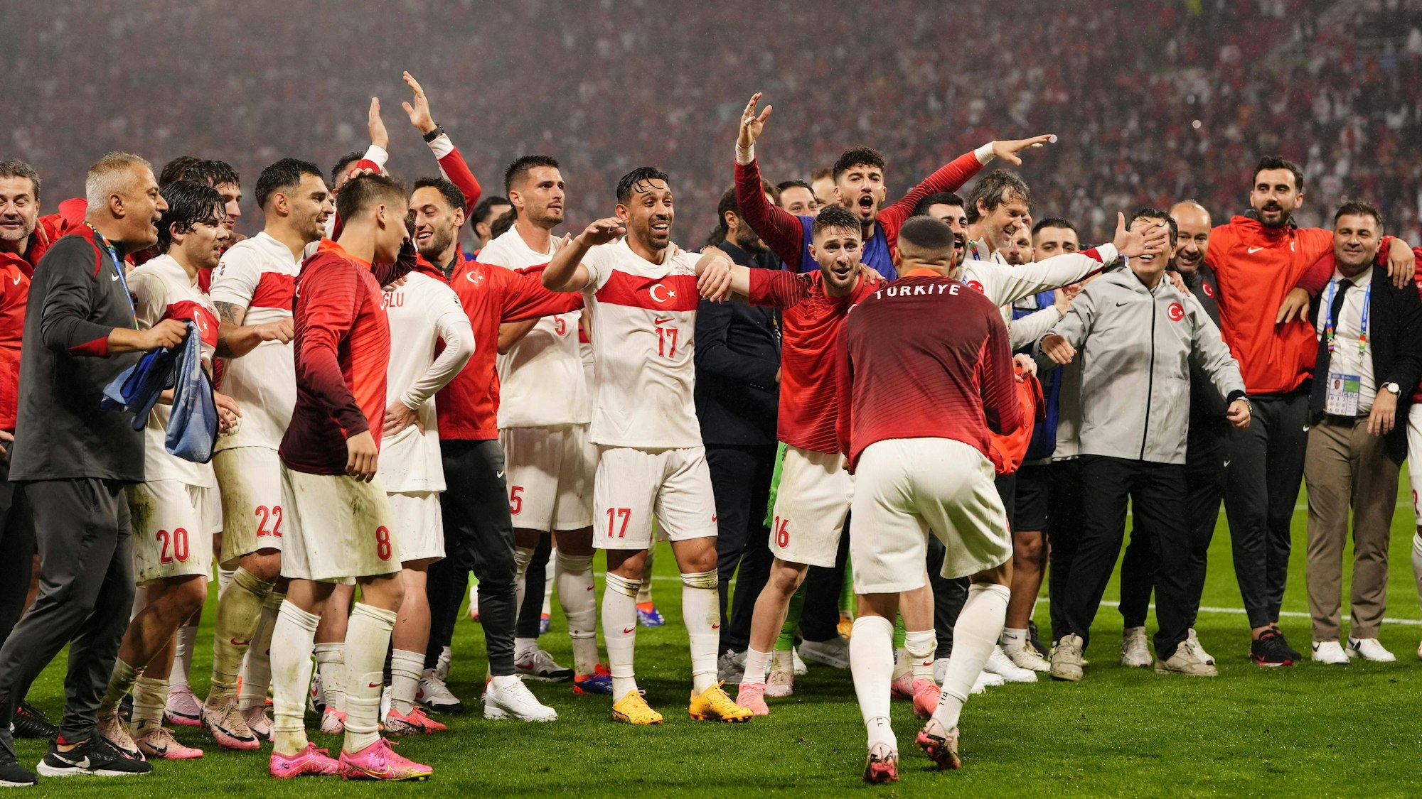 Die Türkei feiert am Dienstag (2. Juli) ihren Einzug ins Viertelfinale der EM.