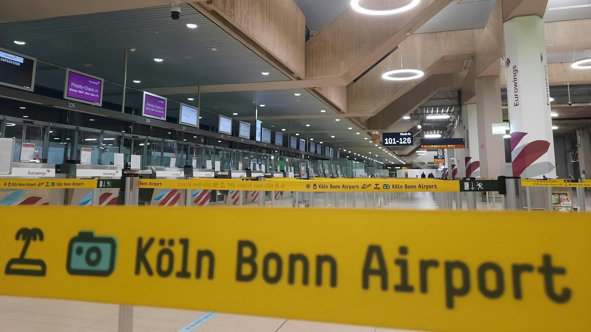 Leere Gänge am Flughafen Köln/Bonn.