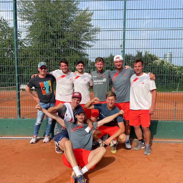 Foto einer Herren-Tennismannschaft