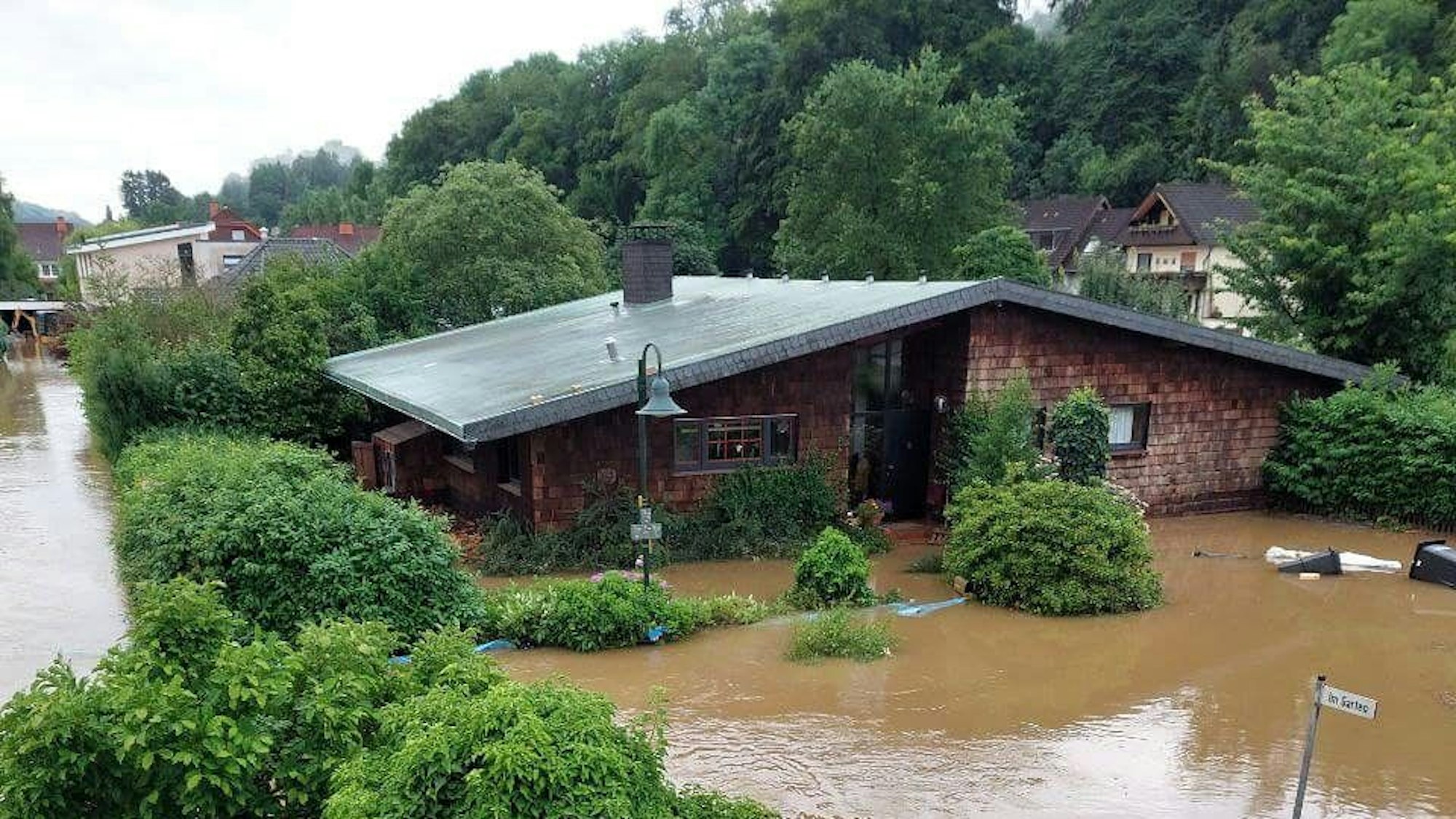 Die Bilder des Hochwassers vom 14./15. Juli 2021 in Rösrath, besonders in Hoffnungsthal, sind nach wie vor in den Köpfen. Am Jahrestag 14. Juli erinnert die Stadt Rösrath an das dramatische Geschehen.