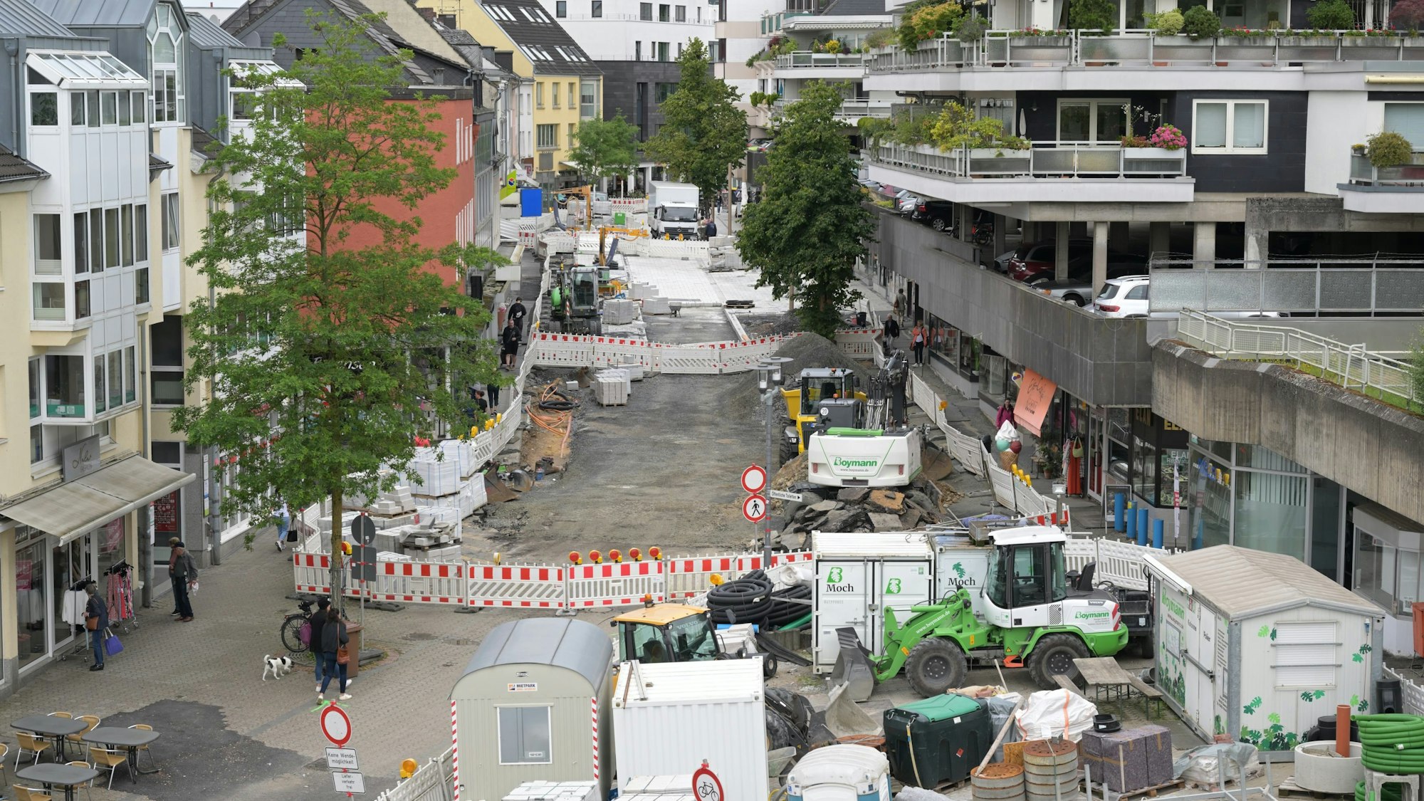 Das Foto zeigt die Baustelle auf der Schloßstraße in Bensberg