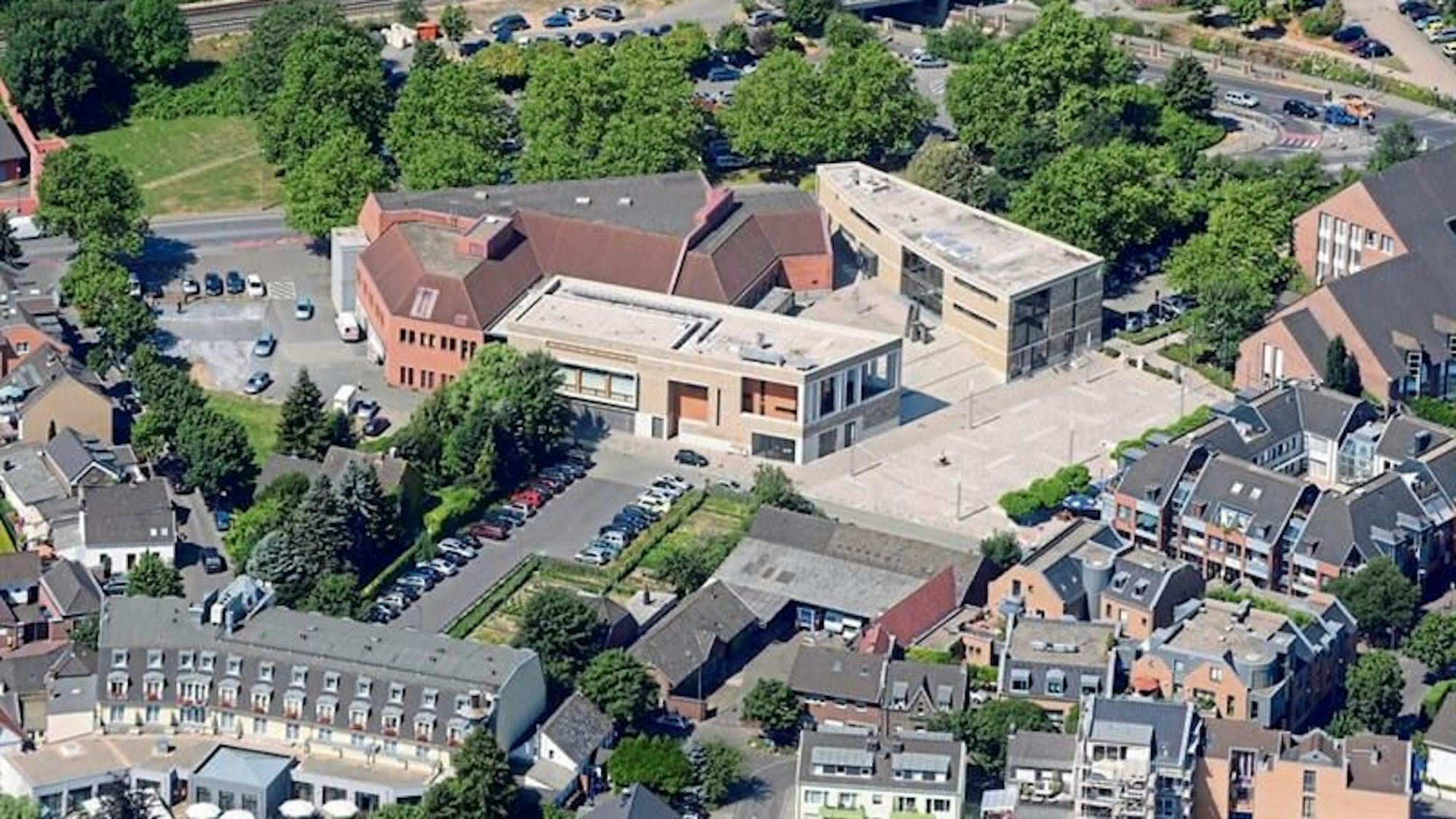 Auf dem Luftbild zu sehen sind das Kultur- und Medienzentrum und umliegende Gebäude.