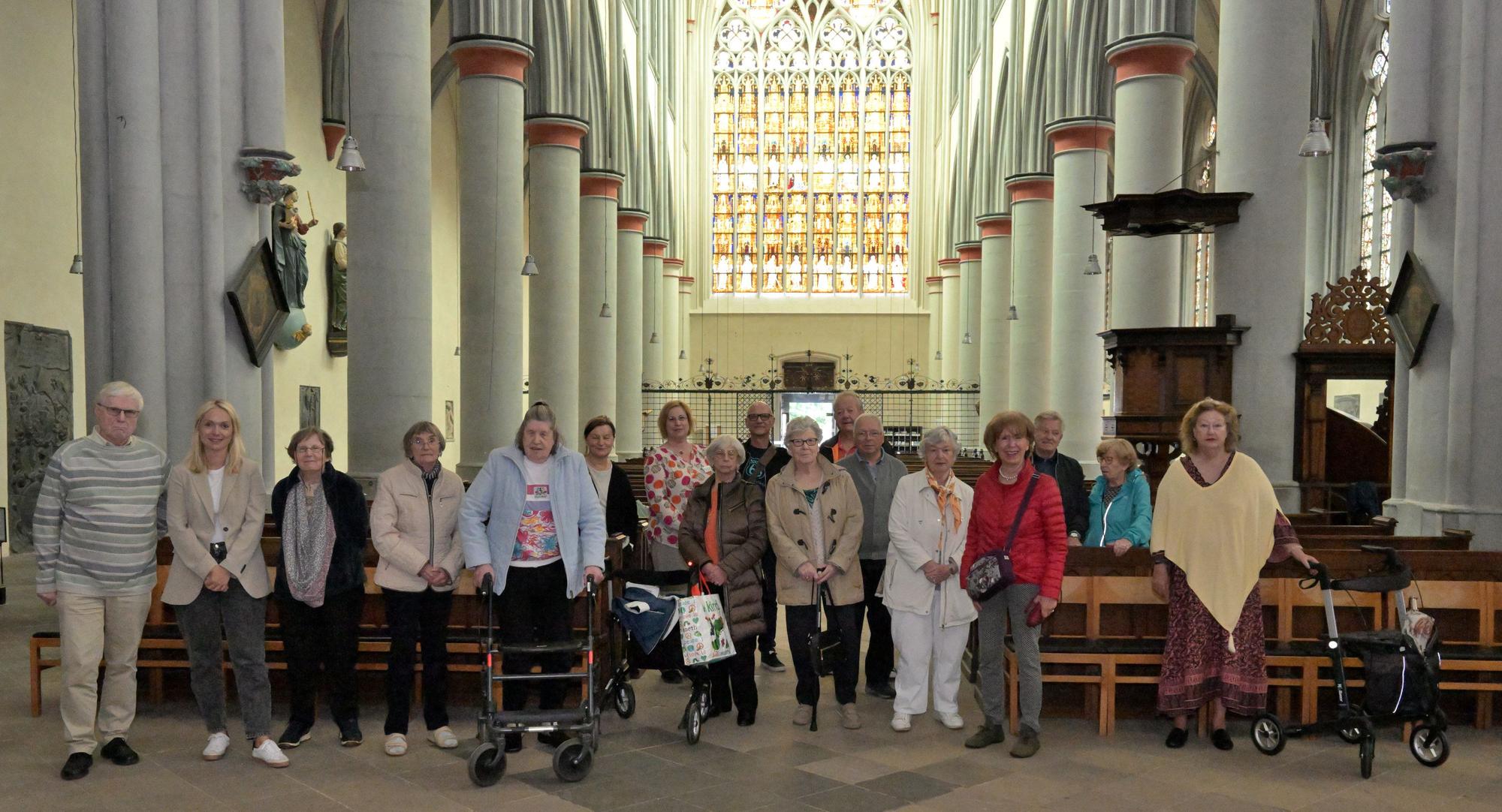 Rundschau Altenhilfe/Stiftung Kölner Altenhilfe: Führung mit Frau
Heinen durch den Altenberger Dom,