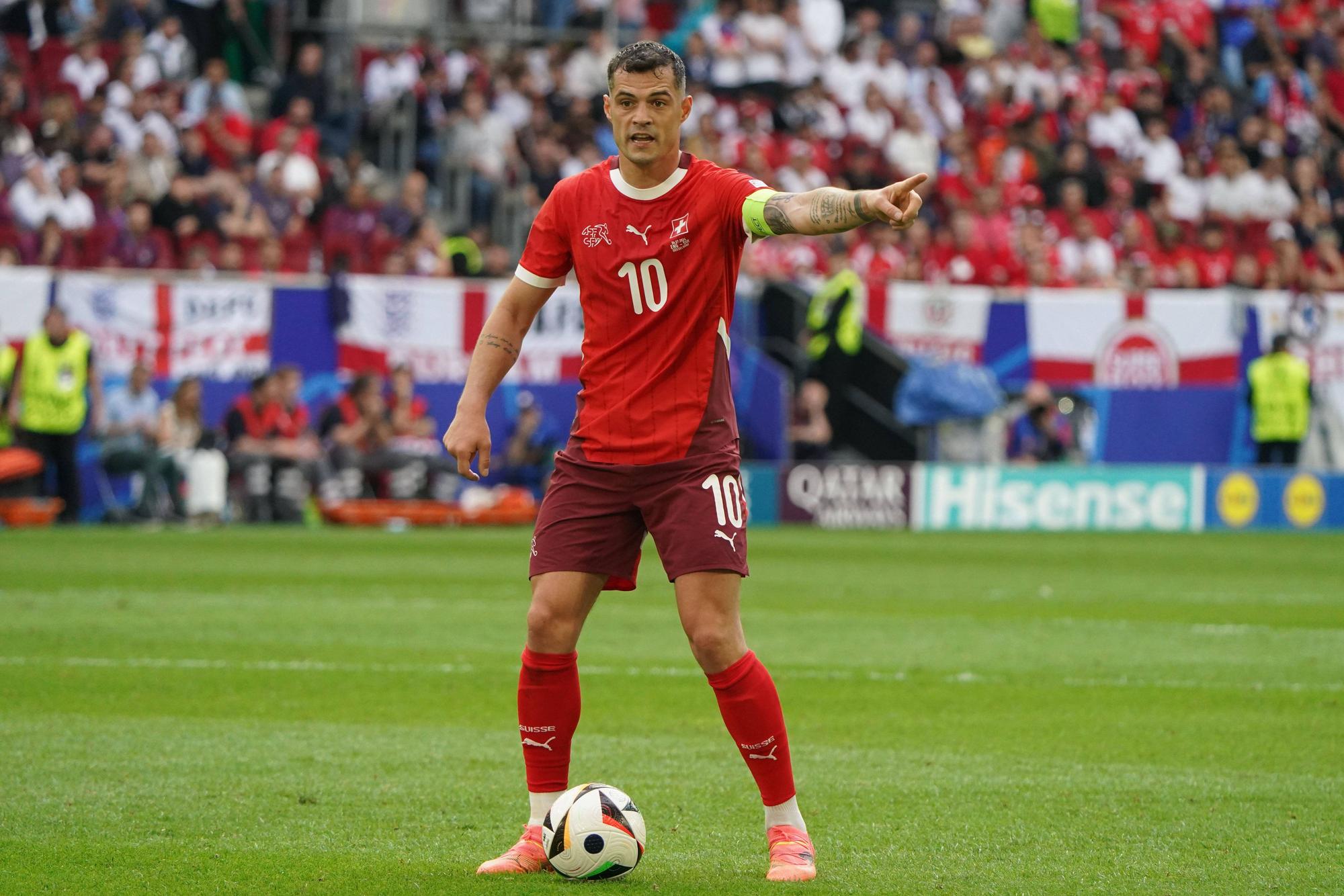 Nationalmannschaft, Fussball, UEFA Euro2024, EM 2024,Viertelfinale, Düsseldorf, England-Schweiz Granit Xhaka Schweiz Aktion, Einzelbild