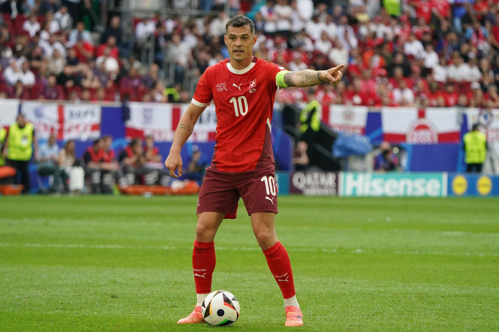 Nationalmannschaft, Fussball, UEFA Euro2024, EM 2024,Viertelfinale, Düsseldorf, England-Schweiz Granit Xhaka Schweiz Aktion, Einzelbild