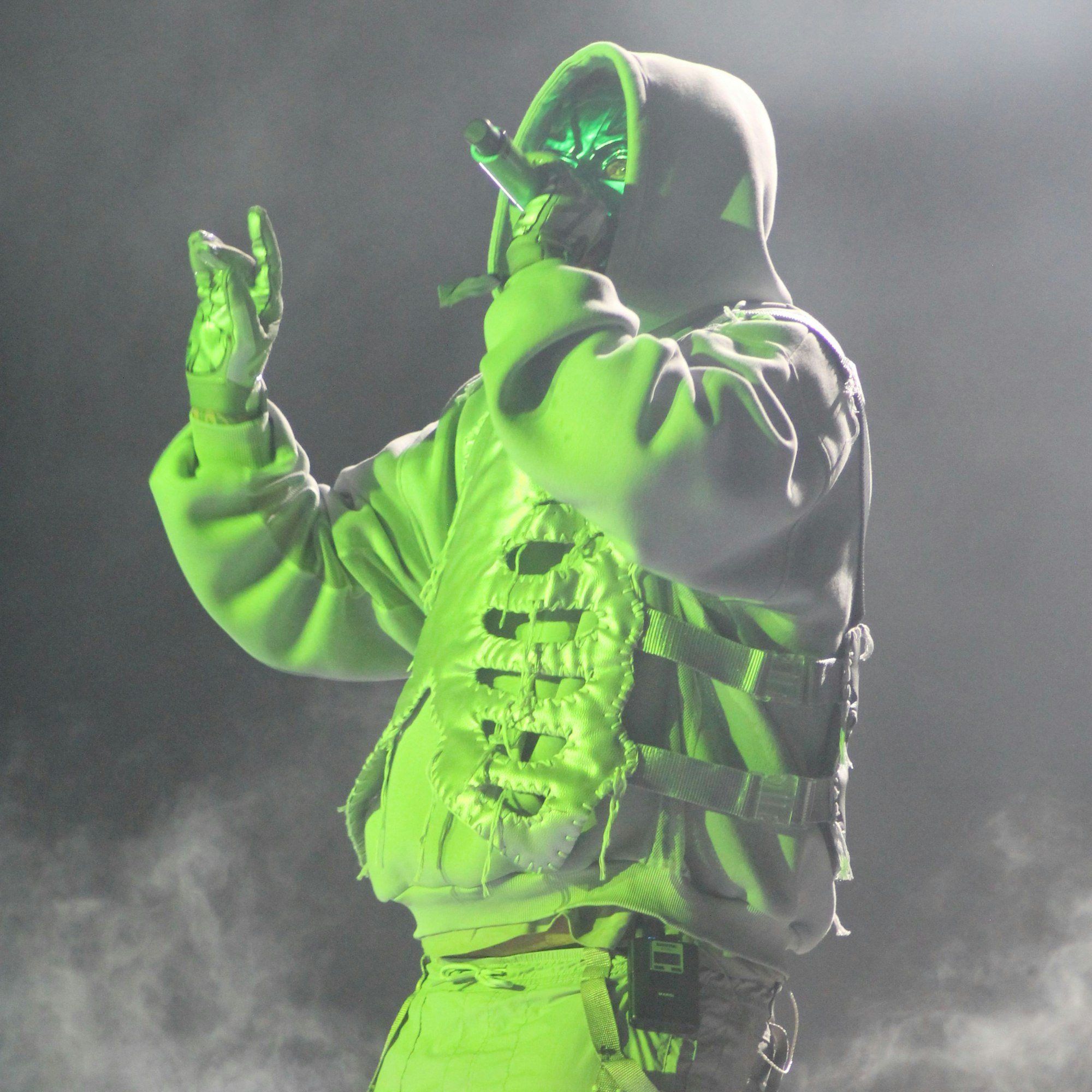 Marsimoto inmitten der Nebelschwaden auf der Green Stage.