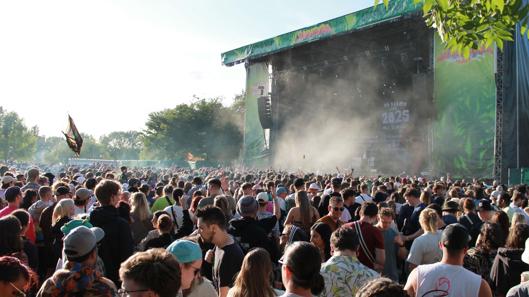 Das Summerjam-Festival zog erneut Tausende an den Fühlinger See.