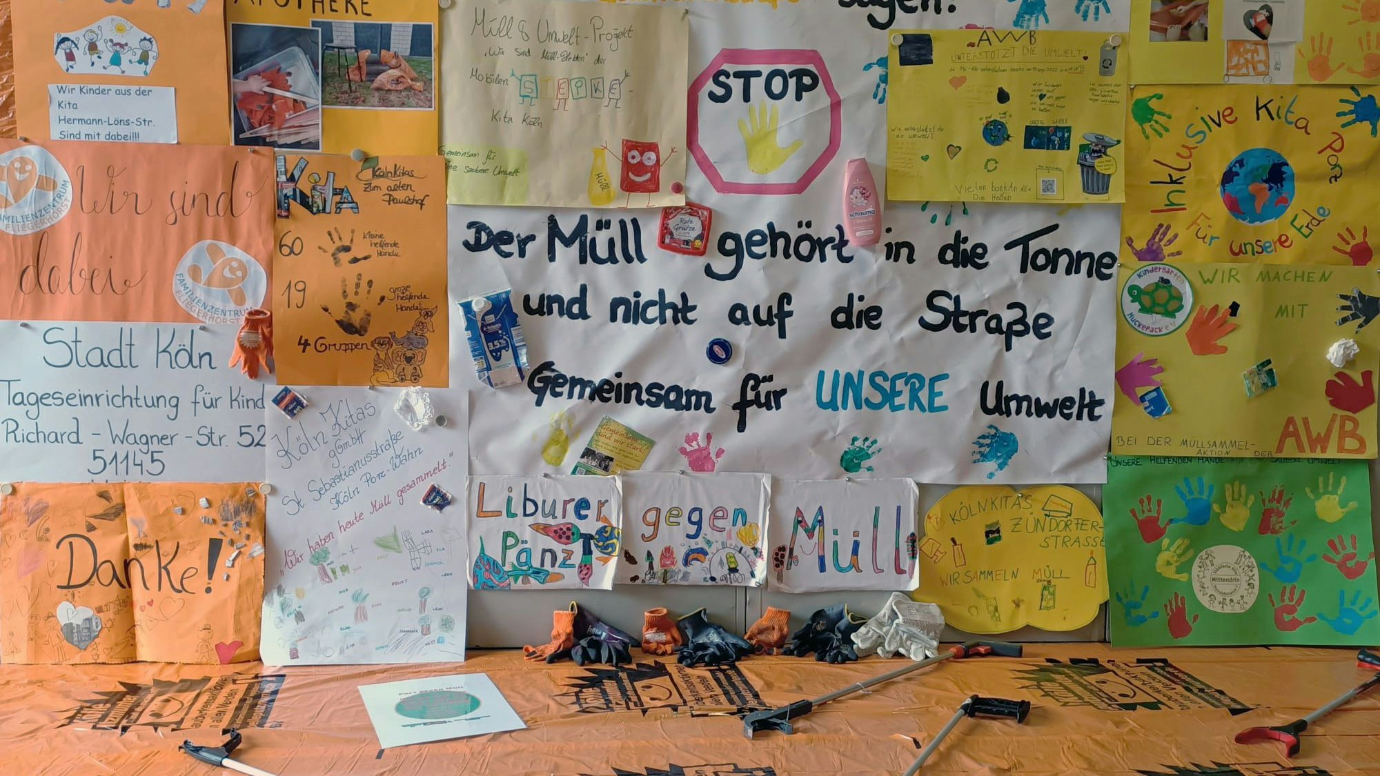 Kinder haben Plakate gestaltet, sie wurden im Rahmen der ersten Porzer Klimawoche öffentlich gezeigt. (Archivbild)