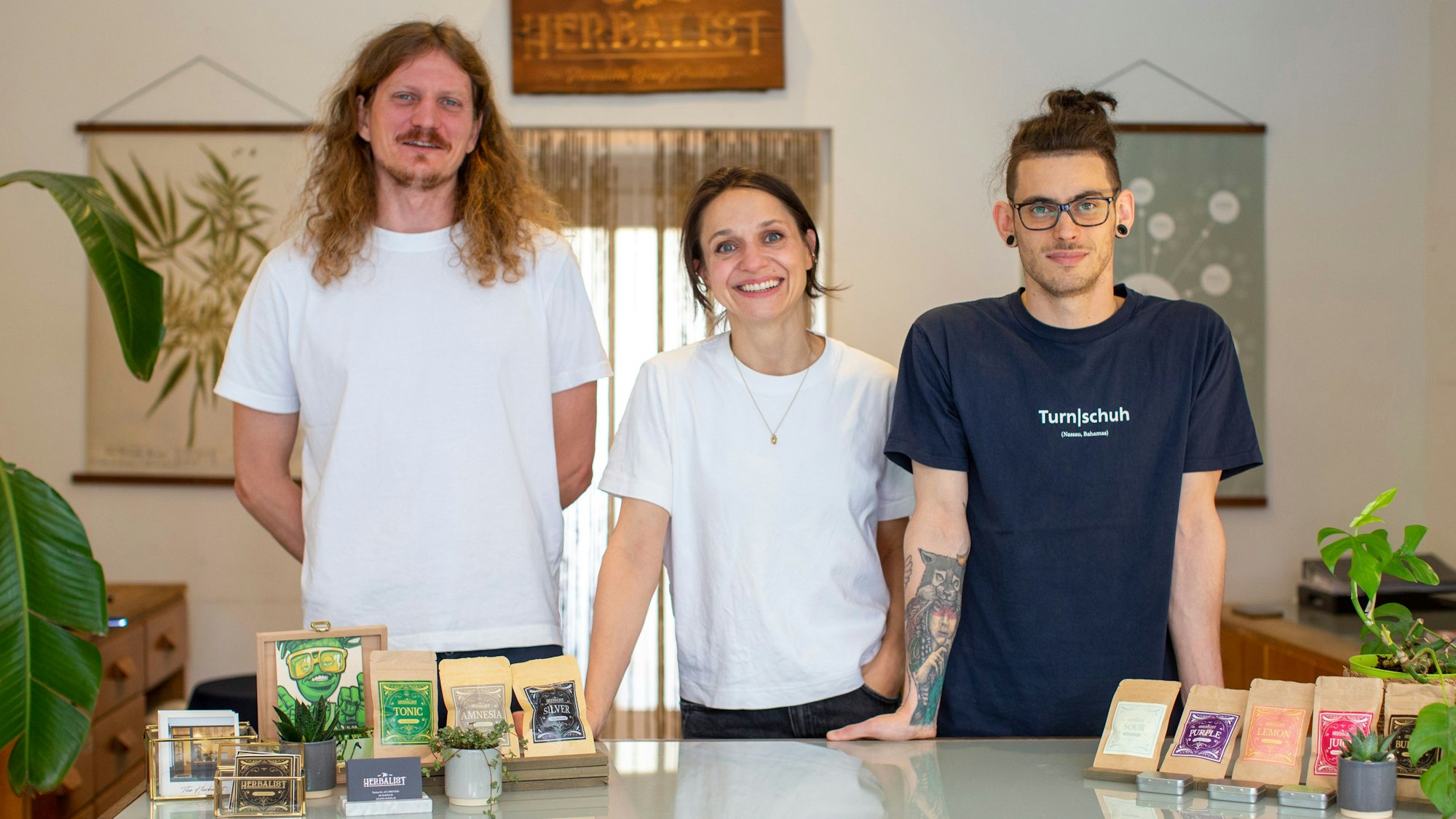 Die Gründer des „The Herbalist Social Club“ v.l. Valentin, Doro, und Niklas.