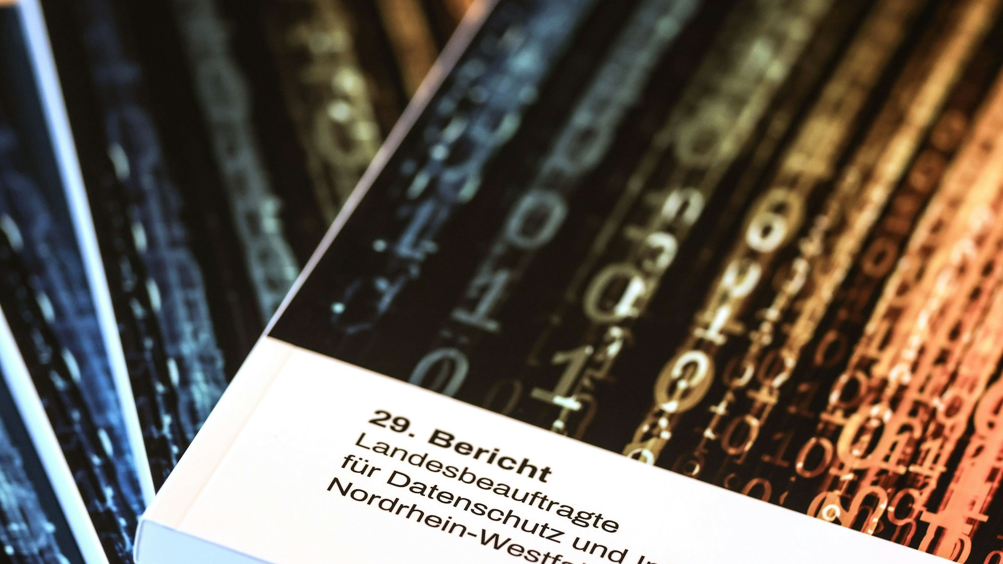 Der Bericht des Landesbeauftragten für Datenschutz und Informationsfreiheit liegt bei der Vorstellung des Datenschutzberichts für Nordrhein-Westfalen auf dem Tisch.