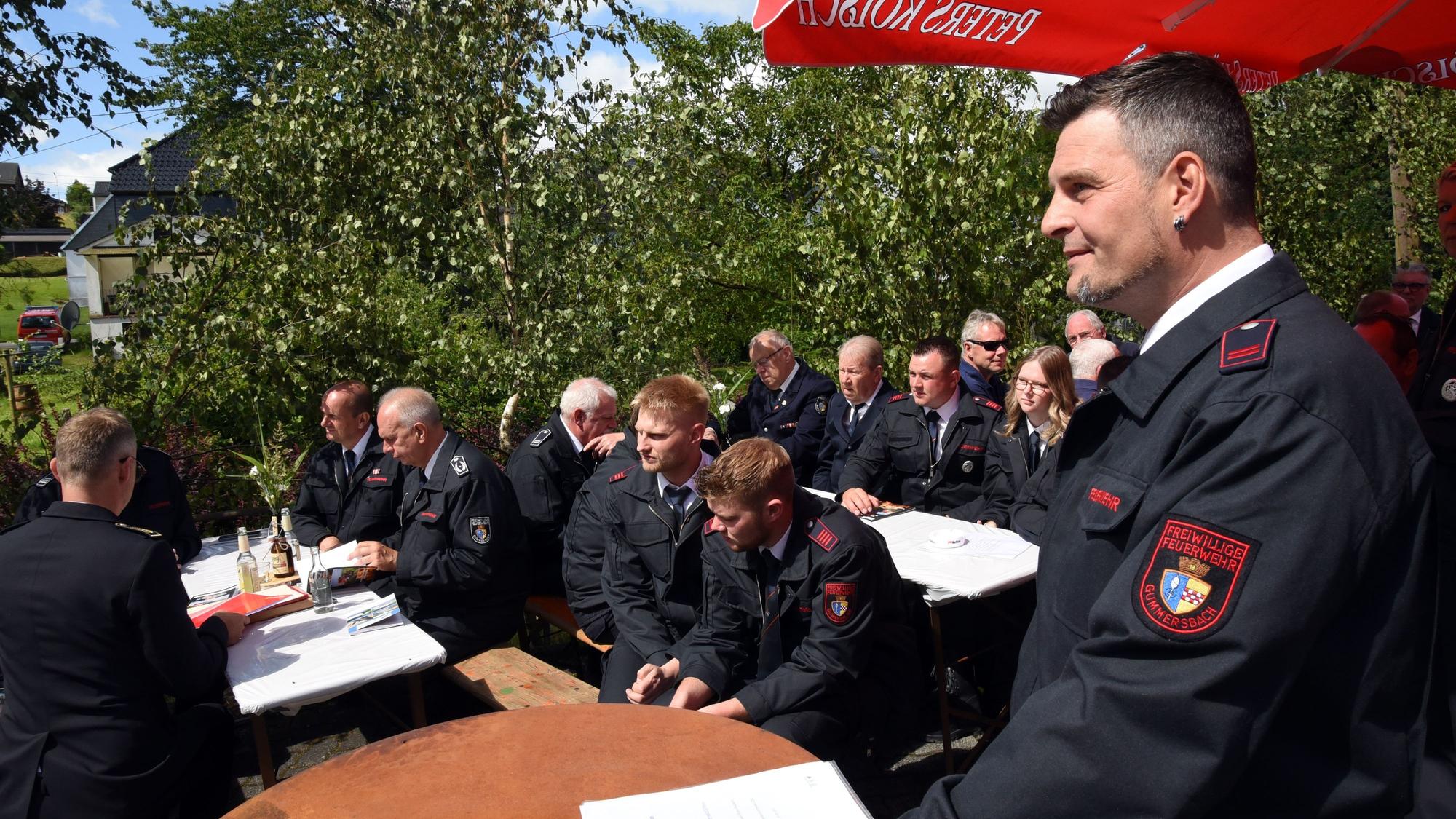 Einheitsführer Manuel Baumann am Rednerpult.