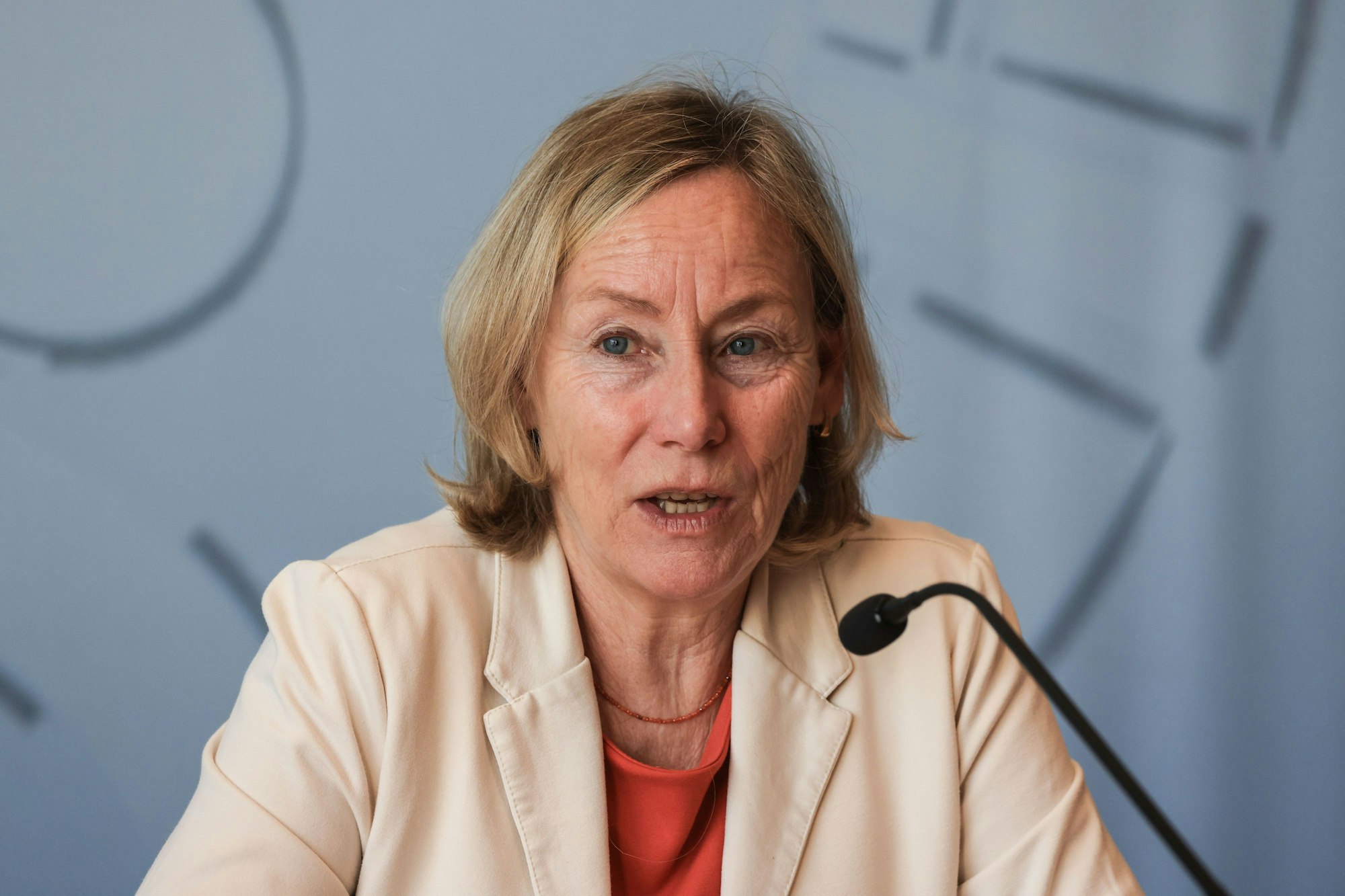 Düsseldorf: Bettina Gayk, Landesbeauftrage für Datenschutz und Informationsfreiheit, spricht bei der Vorstellung des Datenschutzberichts für Nordrhein-Westfalen.