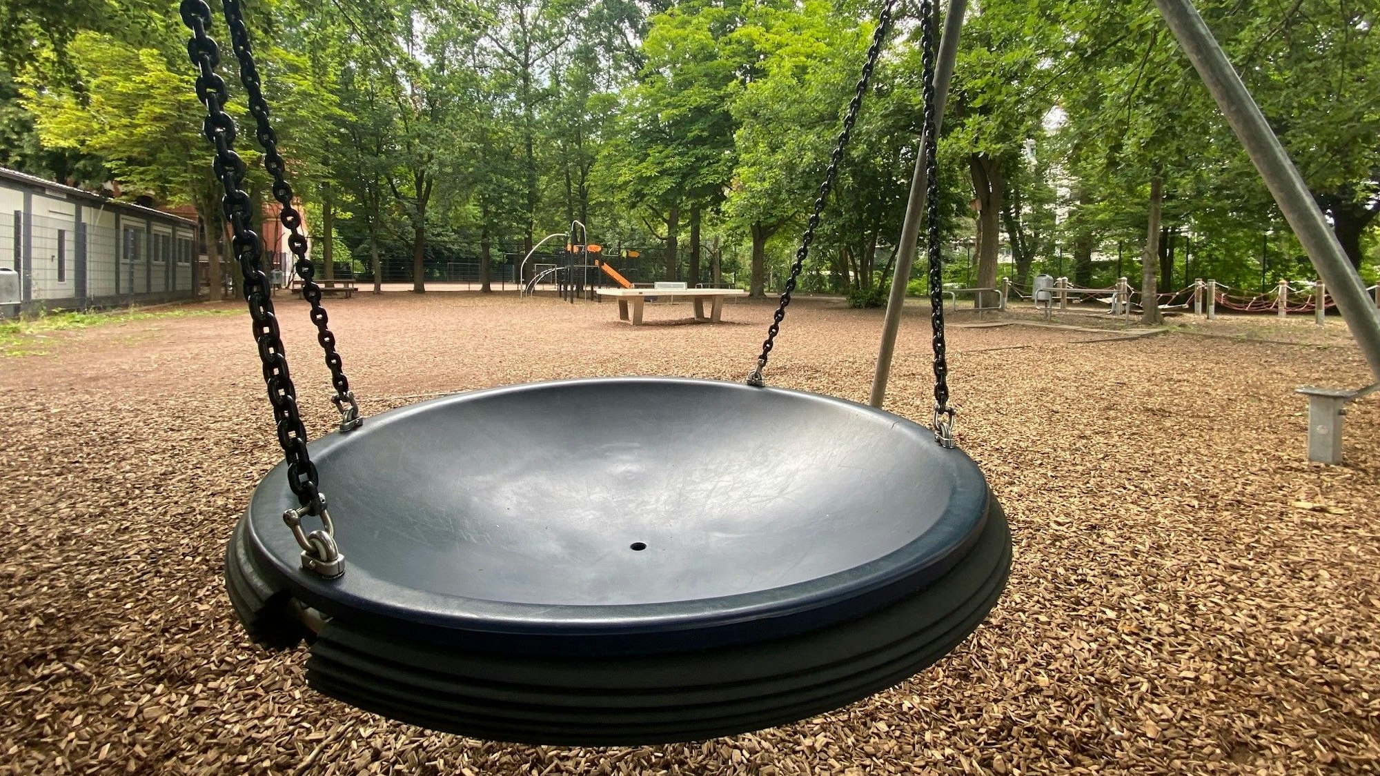 Zu sehen ist der Spielplatz an der St-.Franziskus-Grundschule.